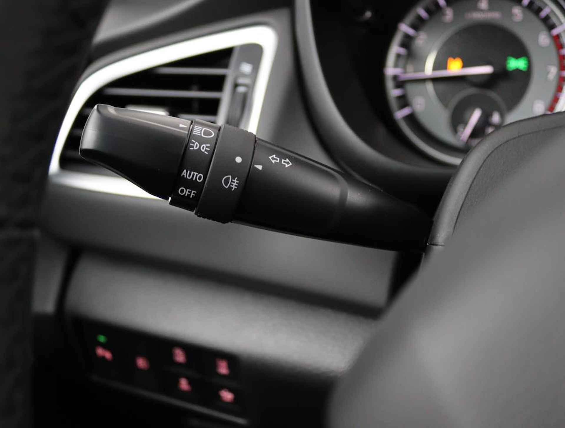 Suzuki S-Cross 1.4 Boosterjet Style Smart Hybrid |  6 Jaar Garantie | 360 Camera | Groot Scherm Navigatie | Dodehoek Detectie | Stoelverwarming | Suzuki Safety System Pro | DAB | Apple Carplay | Android Auto | - 28/49