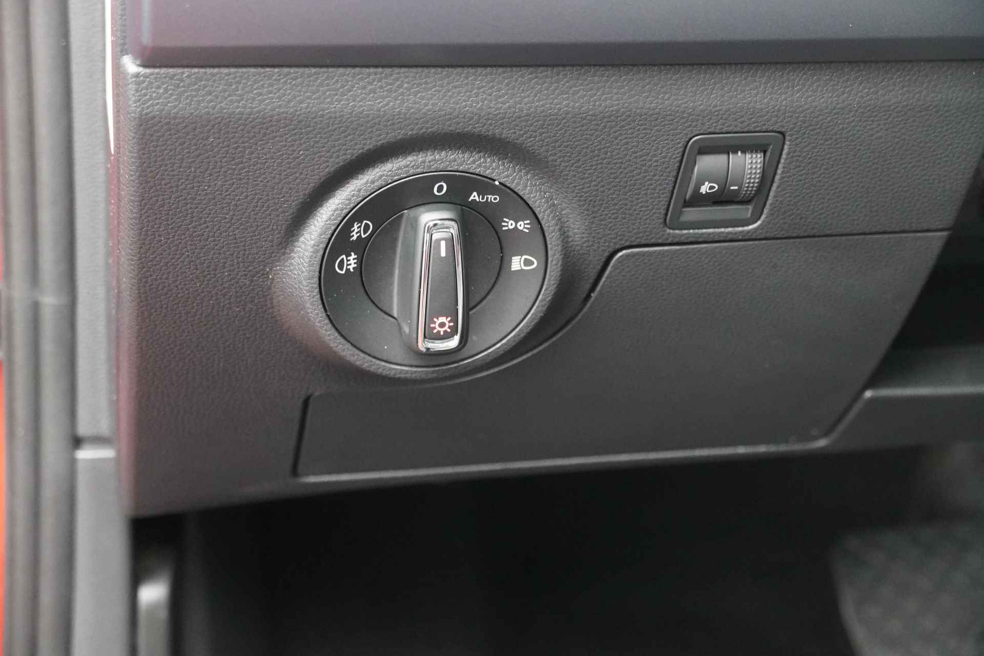 SEAT Arona BWJ 2019 / 116 PK 1.0 TSI Style Bus Intense automaat / Clima / Camera a. / Cruise / Navi / Apple Carplay / Android Auto / Donker glas / - 30/34