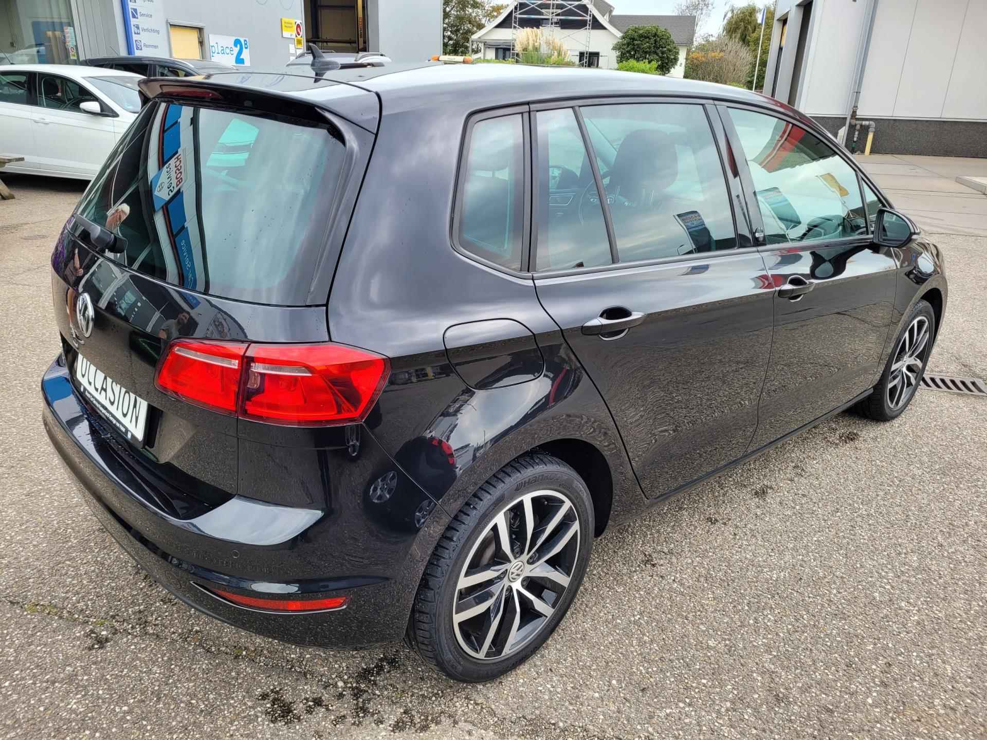 Volkswagen Golf Sportsvan 1.2 TSI Highline Business BlueMotion Automaat Sound Navi, Stoelverwarming, Parkeersensoren - 7/30