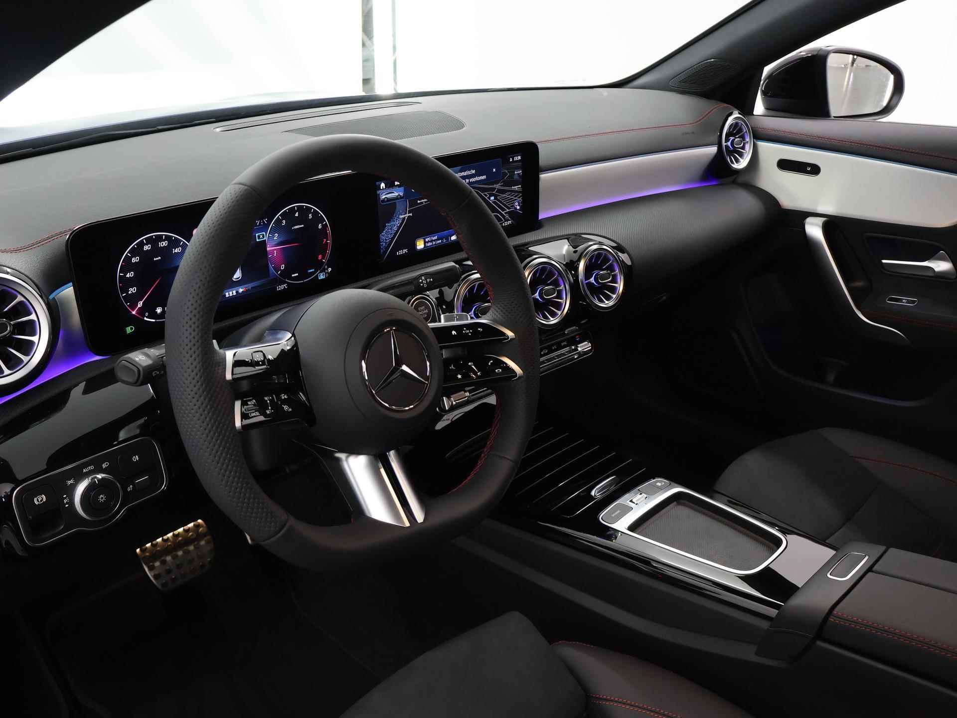 Mercedes-Benz CLA 180 Shooting Brake AMG Line | Panorama dak | Night Pakket | 19 inch | Sfeerverlichting | Spectraalblauw - 8/44