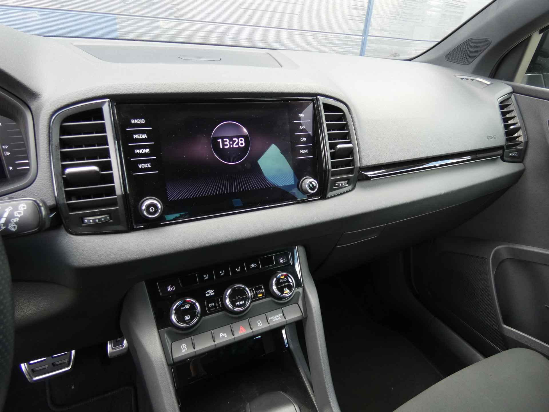 Škoda Karoq 1.5 TSI ACT Sportline Business Automaat | AppleCarplay | Camera - 27/53