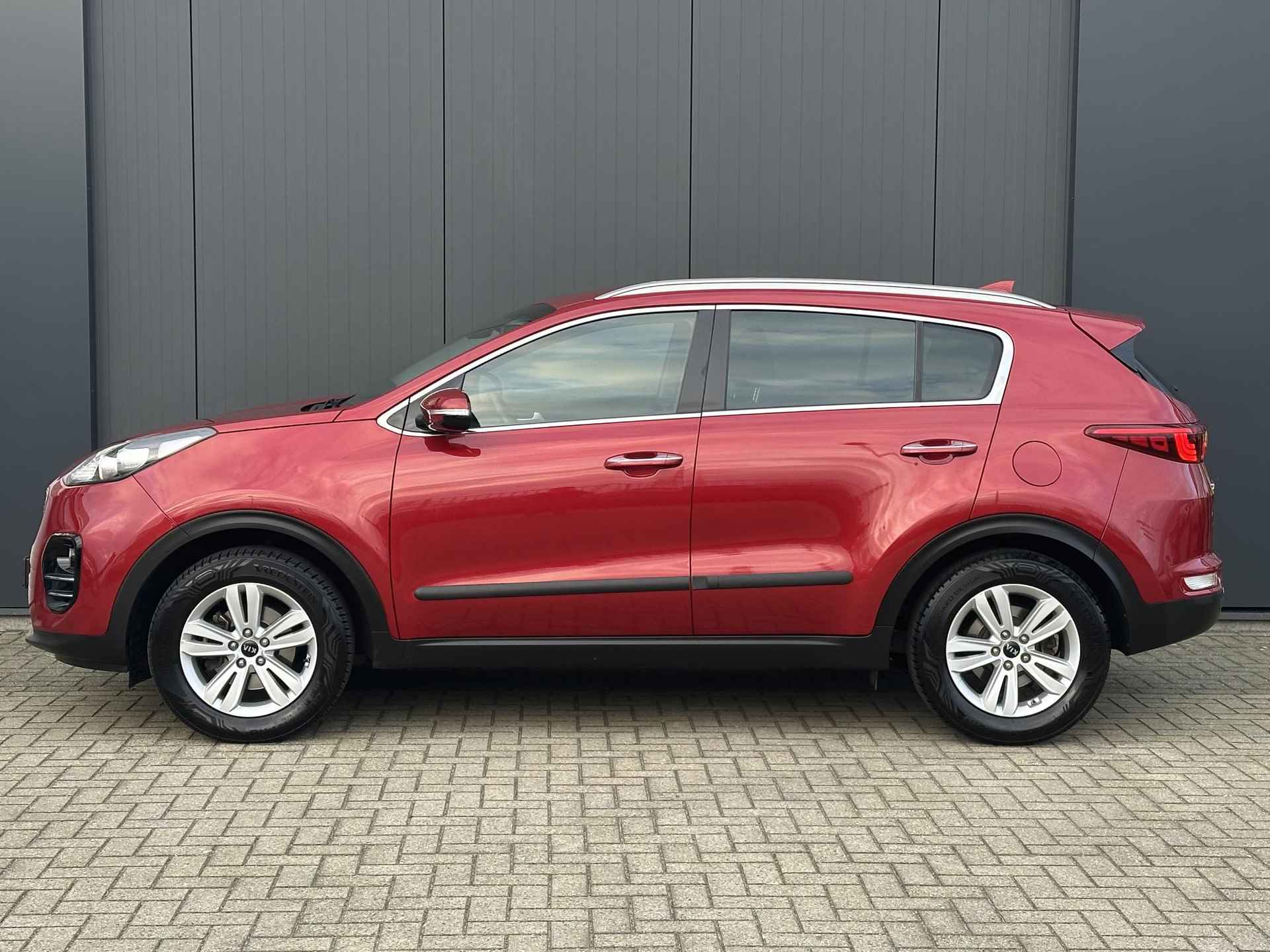 Kia Sportage 1.6 GDI First Edition | NL-auto | Trekhaak | All-season Banden | Camera | Navigatie | Clima - 22/35