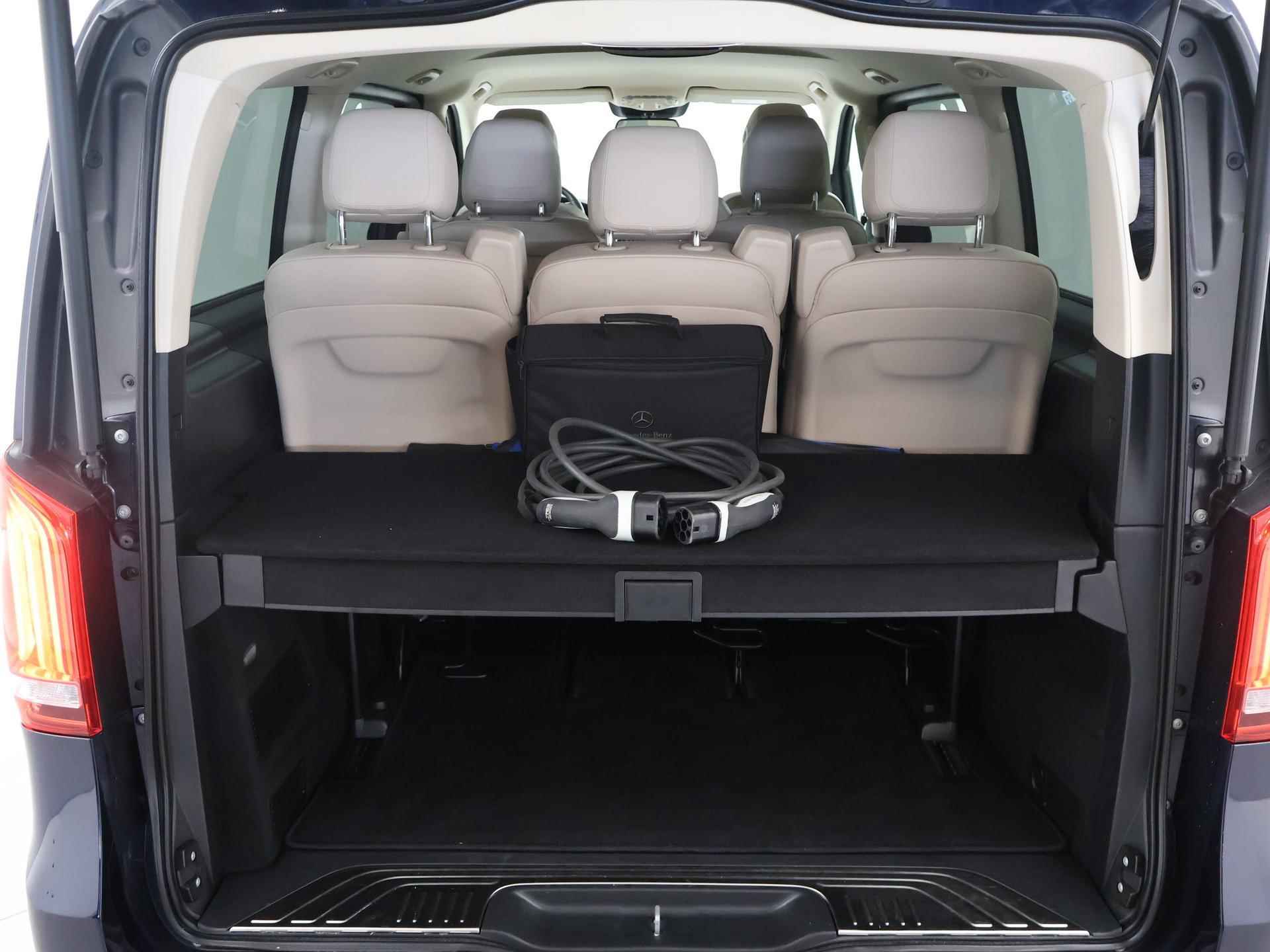 Mercedes-Benz EQV 300 L2 7-PERS AVANTGARDE B. SOLUTION LIMITED 90kWh + DISTRONIC+ / BURMESTER / 360 CAMERA / 19 INCH / SFEERVERLICHTING / LEDER - 19/70