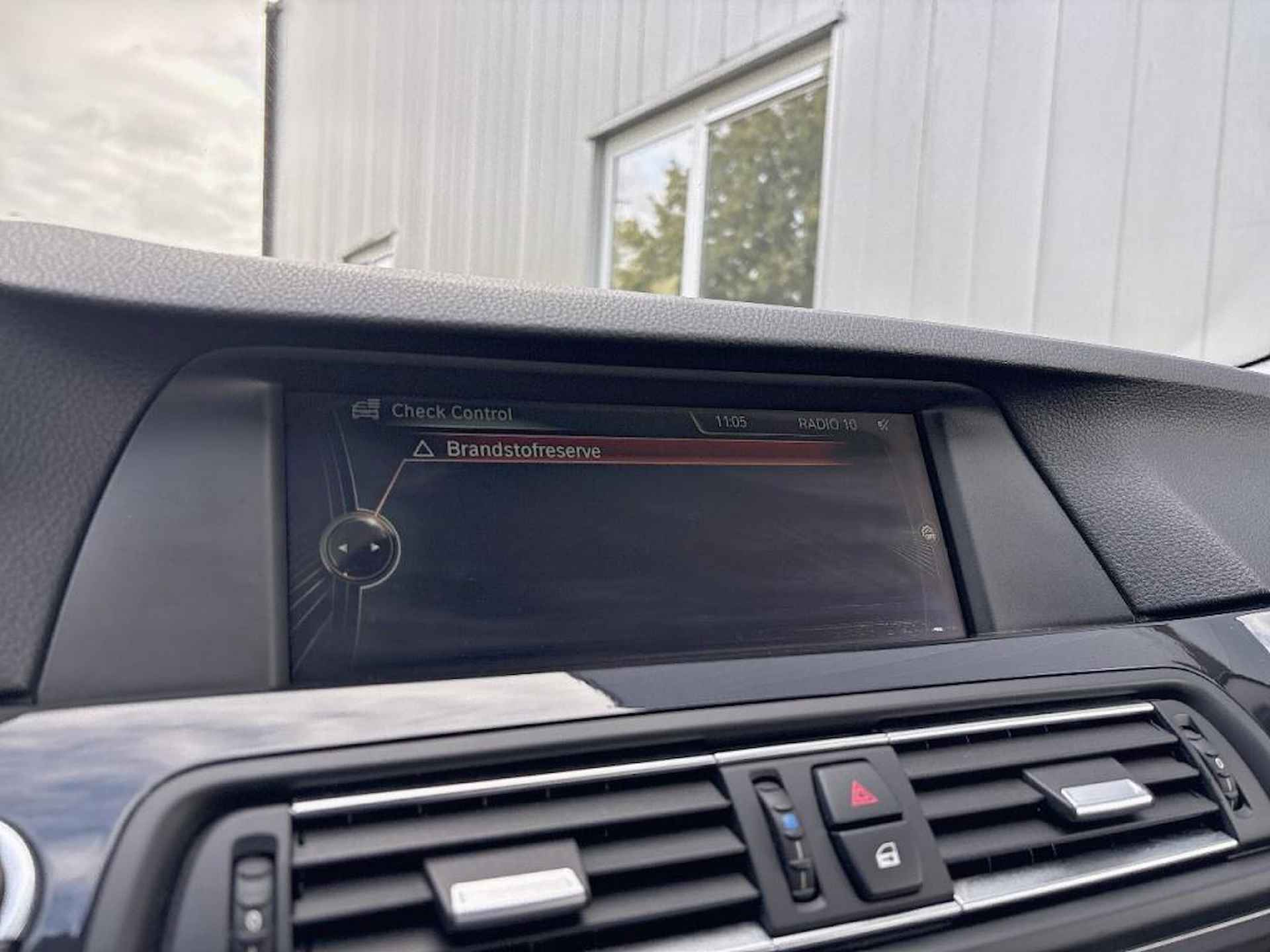 BMW 5 Serie 528xi High Executive LEDER XENON NAVIGATIE LMV CRUISE - 26/36