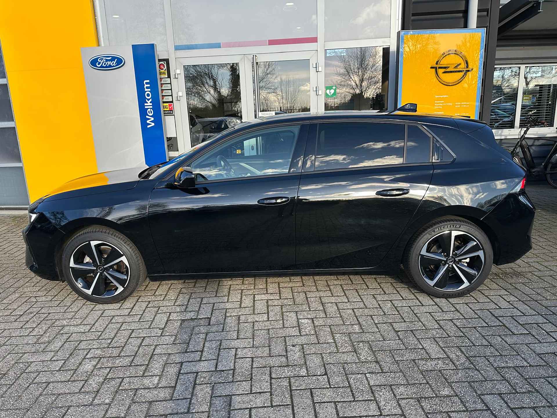 Opel Astra 1.2 Turbo 130PK GS-LINE | AGR-COMFORTSTOEL| STOEL- EN STUURVERWARMING| NAVIGATIE| RONDOM CAMERA| PARKEERSENSOREN V+A| - 4/33