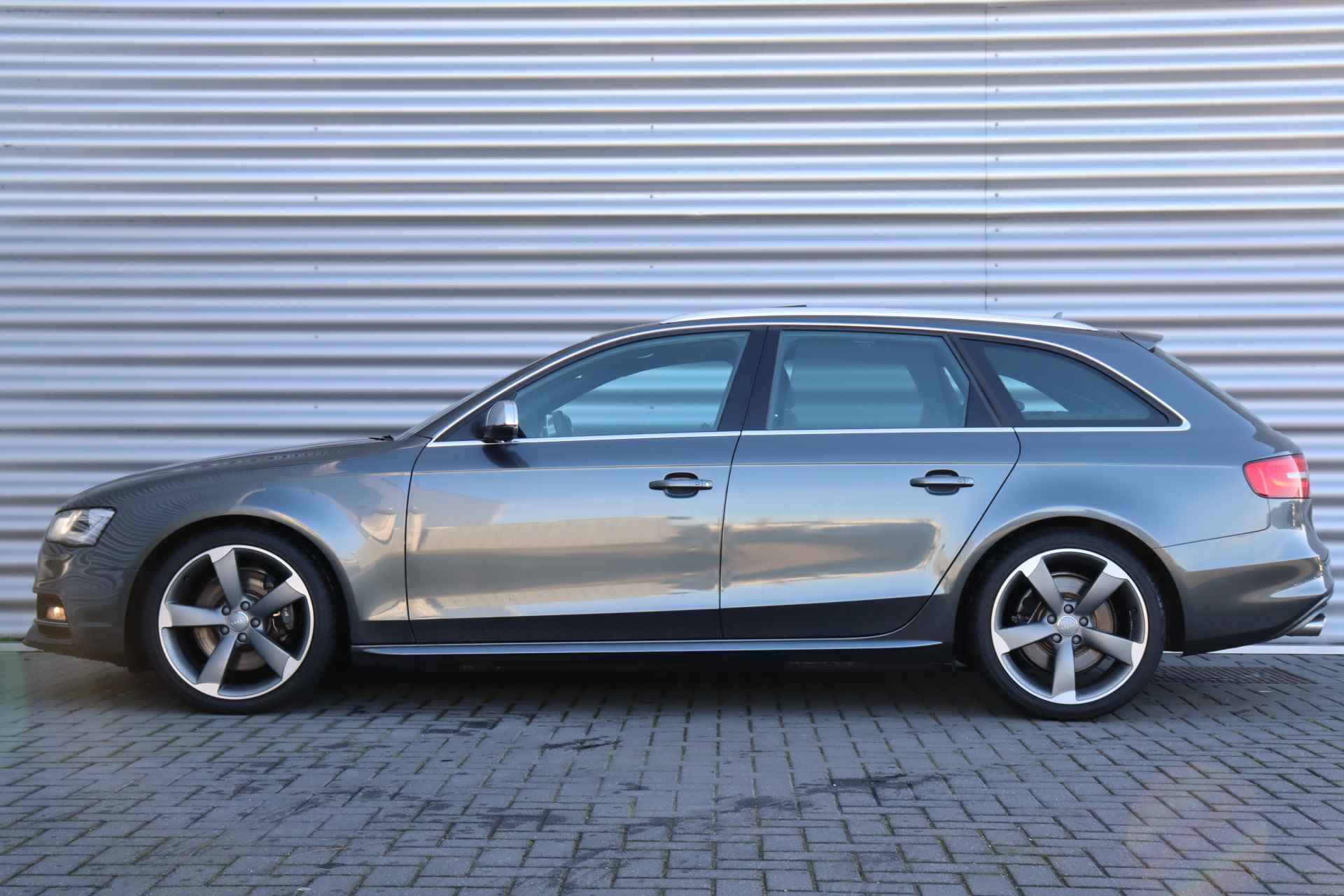 Audi S4 Avant 3.0 TFSI 334PK QUATTRO PRO LINE S AUTOMAAT / NAVI / LEDER / CLIMA / XENON / PDC / CAMERA / 19" INCH ROTOR / AFN. TREKHAAK - 2/45