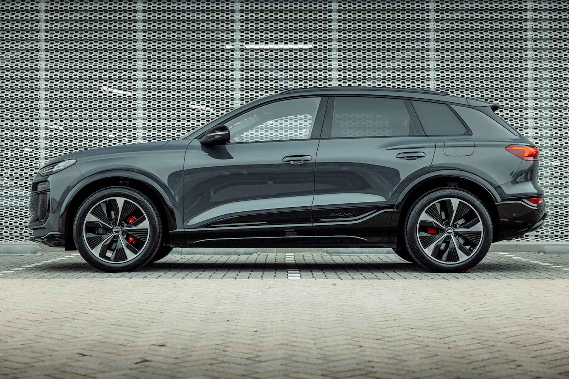 Audi Q6 e-tron S edition quattro 100 kWh | Luchtvering | Panoramadak | Tech Pro | Sportstoel Plus | Memory | B&O | Head Up | Driving & Parking pakket - 3/36