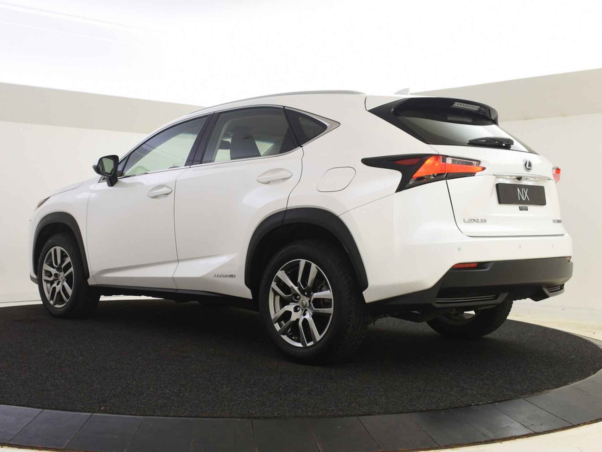 Lexus NX * NETTO DEAL * NX 300h Edition Line AWD | PDC V+A | Stoelverwarming - 3/36