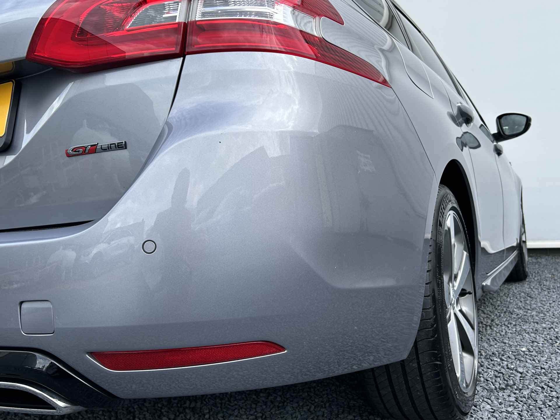 Peugeot 308 308 SW GT 1.2 130 EAT8 Automaat | Apple Carplay/Android Auto | Panoramadak | Stoelverwarming + massage | Keyless entry en start | Parkeersensoren voor + achter | 17" LM velgen | Climate control | Cruise control | - 6/32