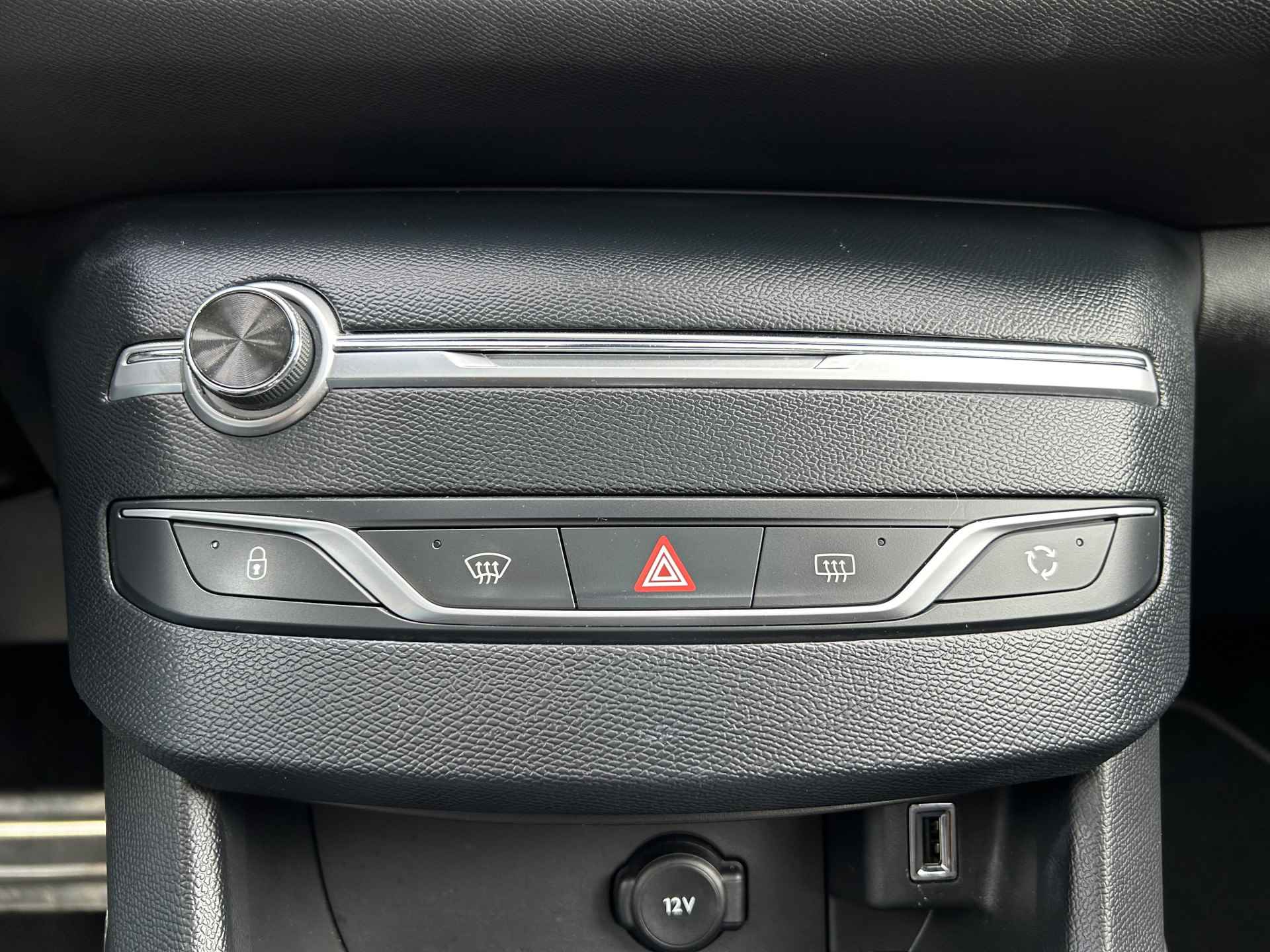 Peugeot 308 308 SW GT 1.2 130 EAT8 Automaat | Apple Carplay/Android Auto | Panoramadak | Stoelverwarming + massage | Keyless entry en start | Parkeersensoren voor + achter | 17" LM velgen | Climate control | Cruise control | - 25/32