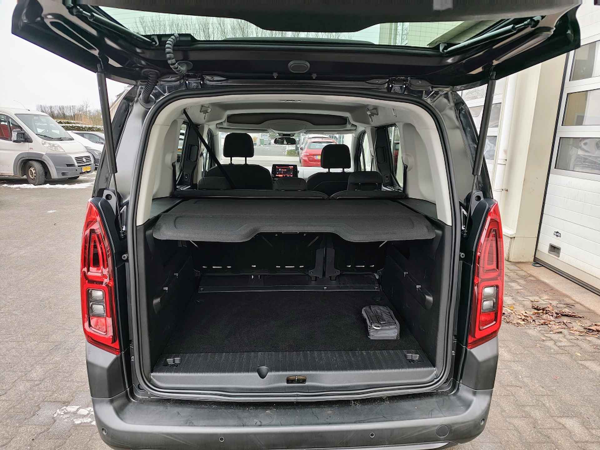 Citroen Berlingo 1.2 PureTech Shine | 8traps AUTOMAAT - 11/40