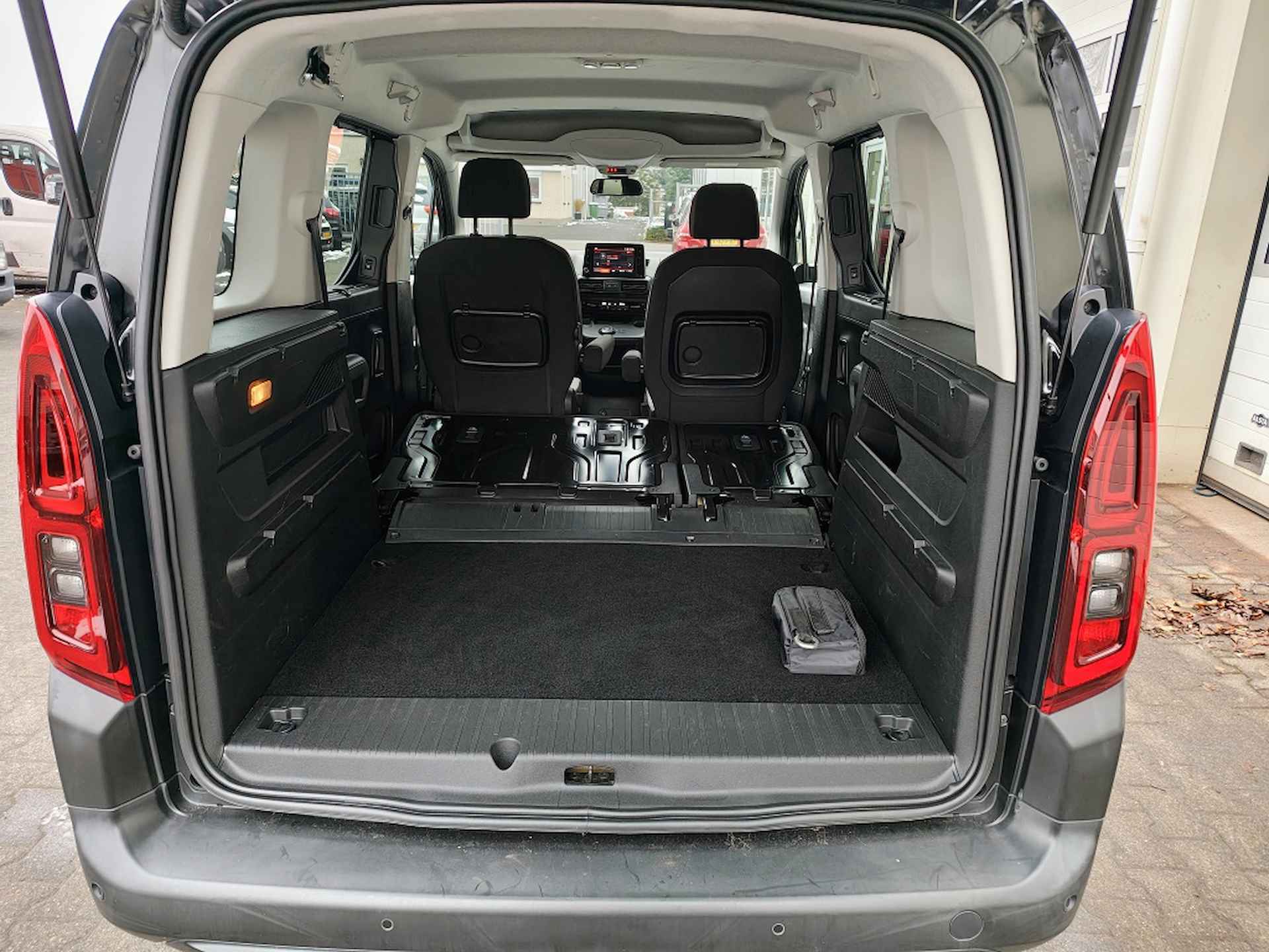 Citroen Berlingo 1.2 PureTech Shine | 8traps AUTOMAAT - 12/40