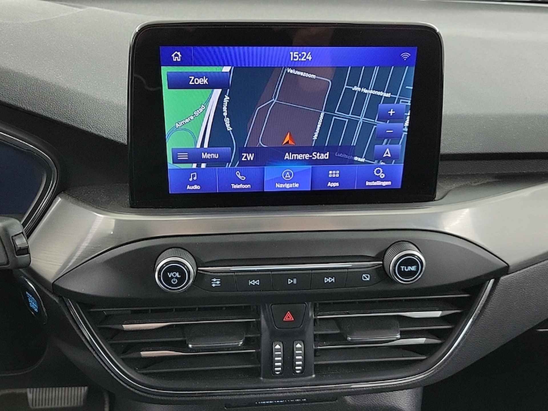 Ford FOCUS Wagon 1.0 EcoBoost Titanium X Business 1e-Eig. FORD-Dealer-Onderh. BOVAG-Dealer-Onderh. NL-AUTO.  Navigatie/Apple-Carplay/Android-Auto, Keyless-Entry, Achteruitrijcamera, Parkeersensoren-V+A, Elektrische-Achterklep, Stoel-Verwarming, Privacy-Glas - 10/22