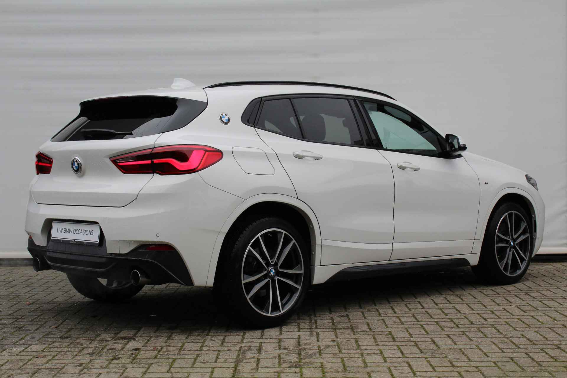 BMW X2 sDrive20i M Sport Automaat / Achteruitrijcamera / Sportstoelen / Comfort Access / Head-Up / LED / Park Assistant / Stoelverwarming - 4/32