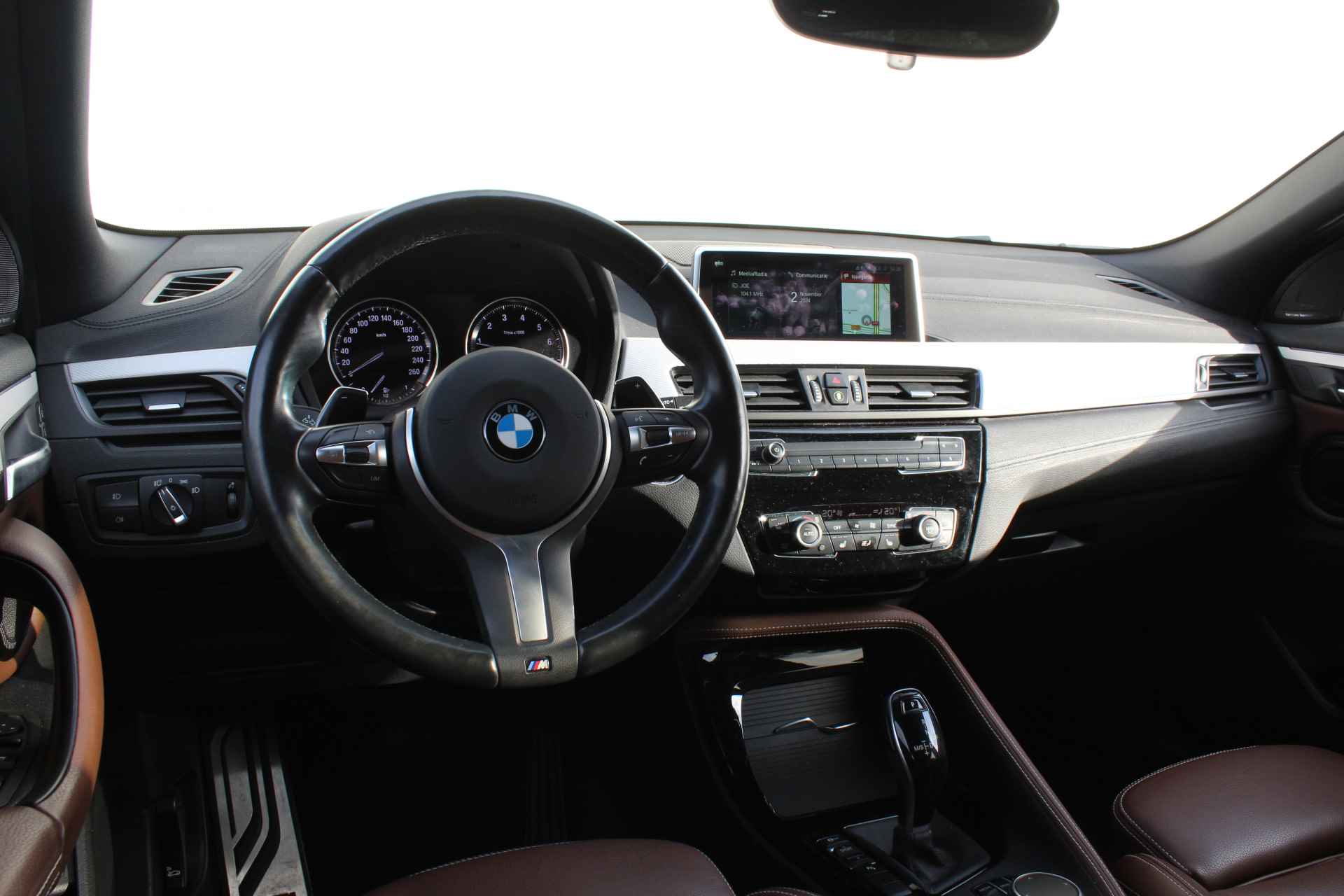 BMW X2 sDrive20i M Sport Automaat / Achteruitrijcamera / Sportstoelen / Comfort Access / Head-Up / LED / Park Assistant / Stoelverwarming - 10/32