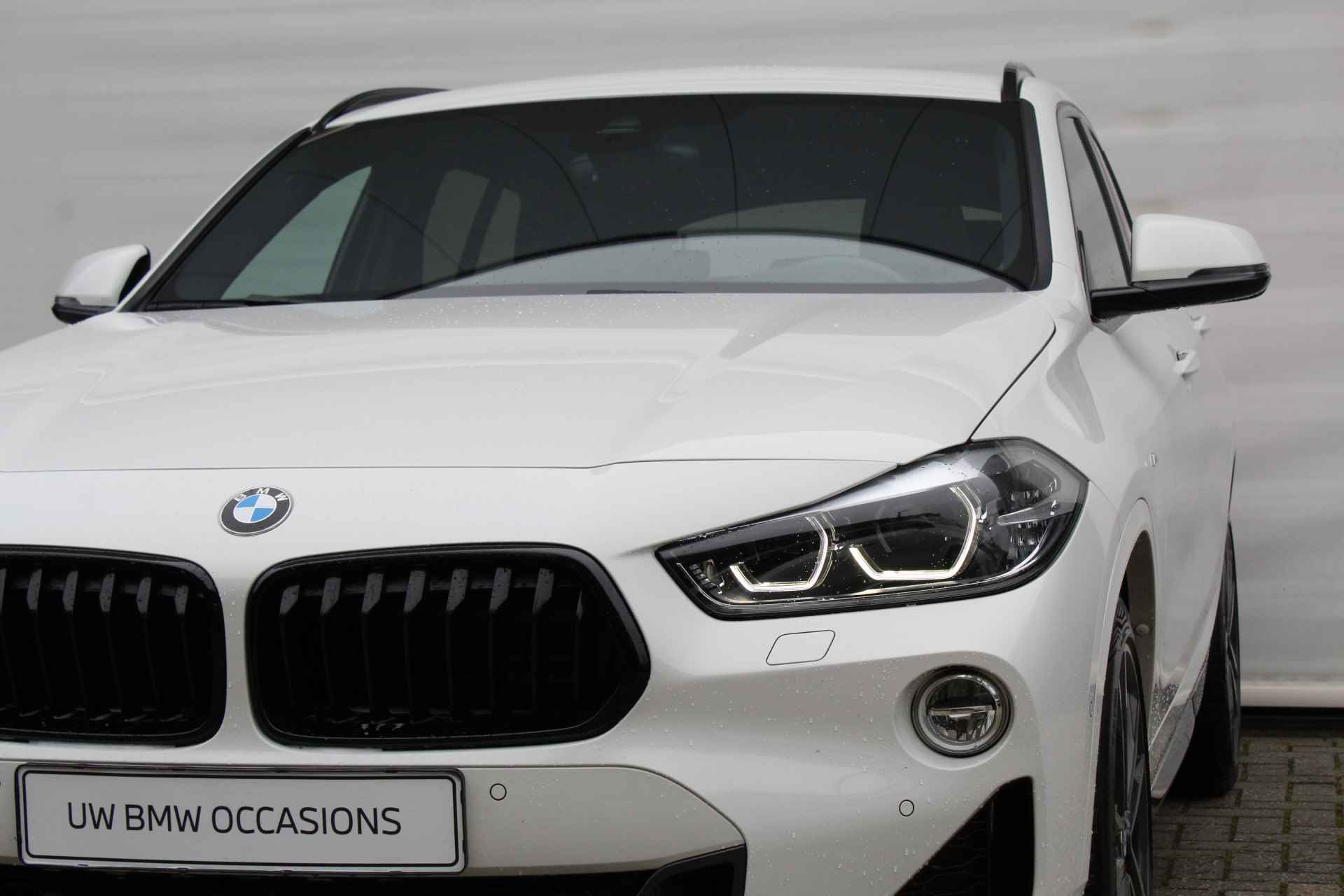 BMW X2 sDrive20i M Sport Automaat / Achteruitrijcamera / Sportstoelen / Comfort Access / Head-Up / LED / Park Assistant / Stoelverwarming - 13/32