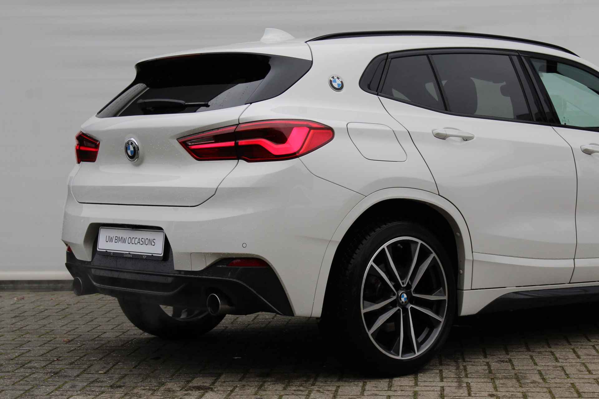 BMW X2 sDrive20i M Sport Automaat / Achteruitrijcamera / Sportstoelen / Comfort Access / Head-Up / LED / Park Assistant / Stoelverwarming - 18/32