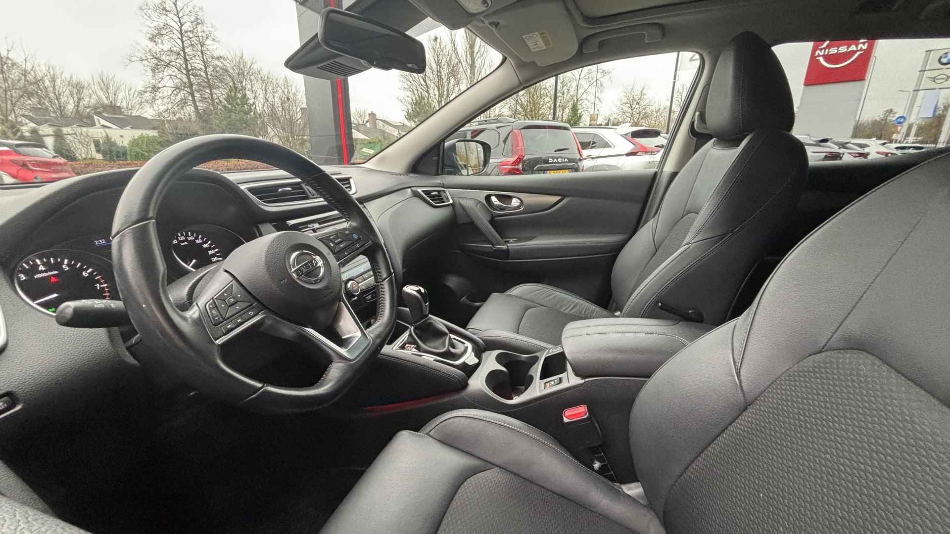 Nissan Qashqai 1.3 DIG-T Tekna | Panoramadak - 23/26