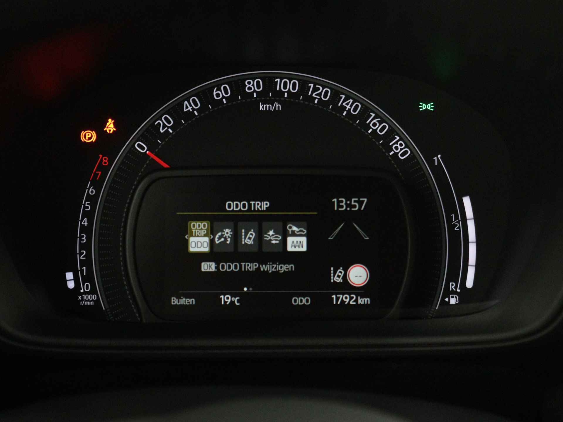 Toyota Aygo X 1.0 VVT-i MT play | Cloud Navigatie | Camera | Airco | - 7/38