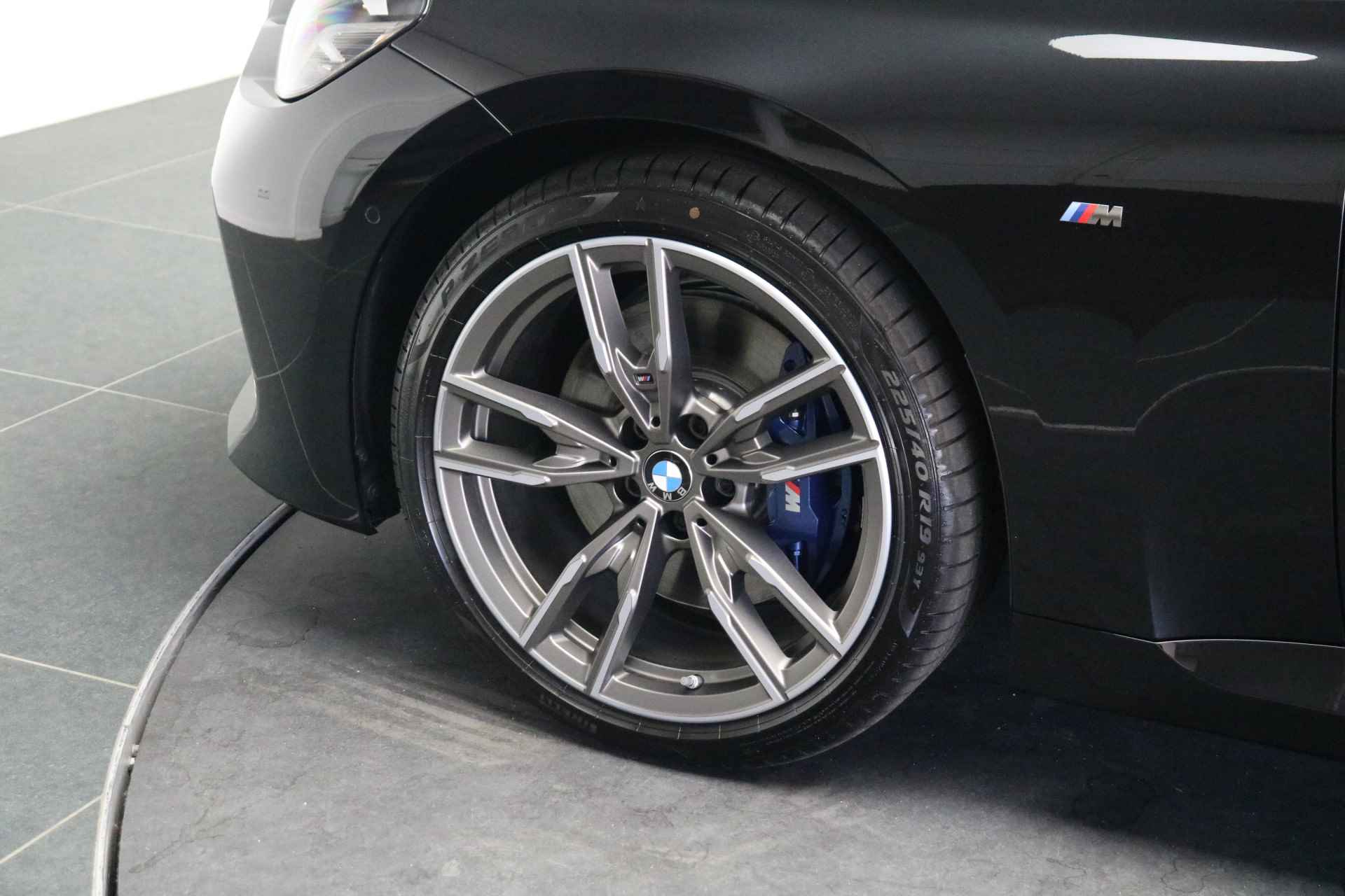 BMW 2 Serie Coupé M240i xDrive Automaat / Schuif-kanteldak / Adaptieve LED / Adaptief M Onderstel / Active Cruise Control / Parking Assistant / Comfort Access - 7/25