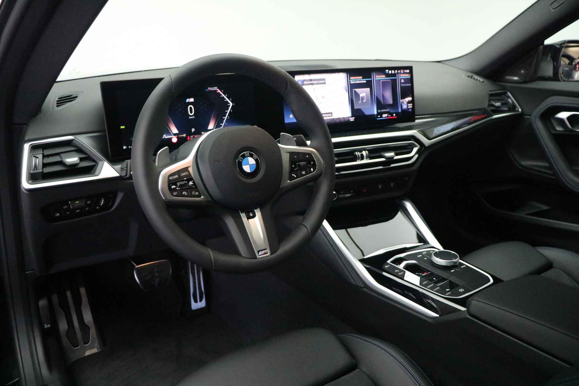 BMW 2 Serie Coupé M240i xDrive Automaat / Schuif-kanteldak / Adaptieve LED / Adaptief M Onderstel / Active Cruise Control / Parking Assistant / Comfort Access - 9/25