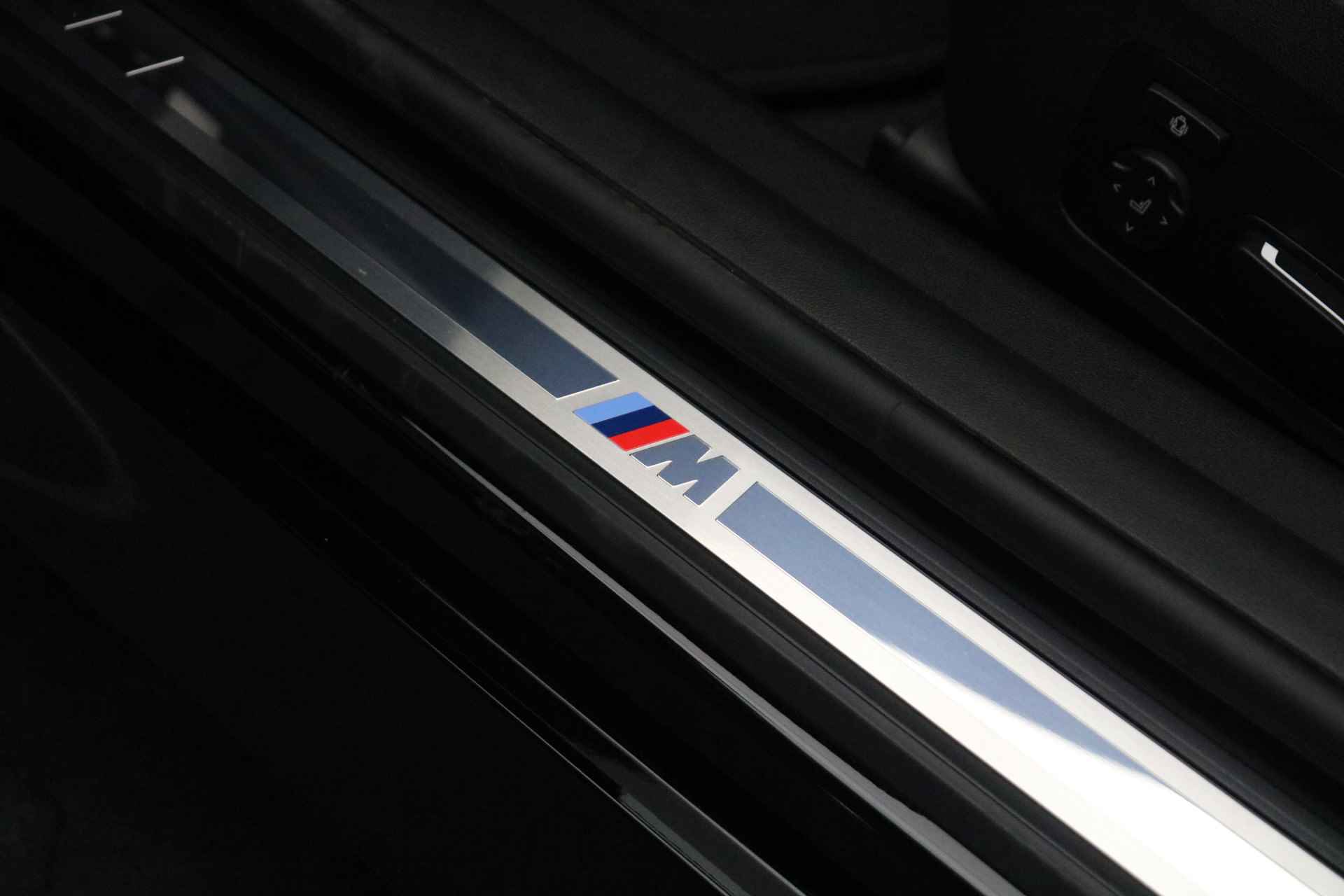 BMW 2 Serie Coupé M240i xDrive Automaat / Schuif-kanteldak / Adaptieve LED / Adaptief M Onderstel / Active Cruise Control / Parking Assistant / Comfort Access - 23/25