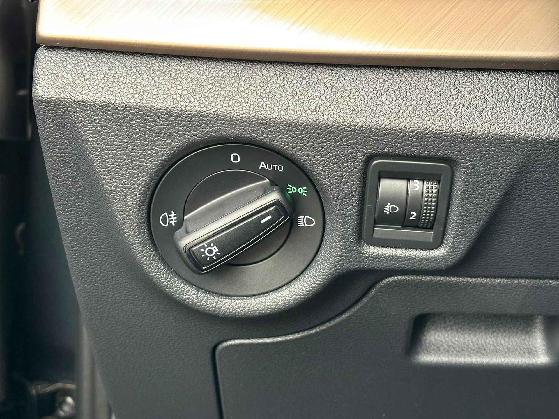 Škoda Kamiq 1.0 TSI Style / LED / Digitale cockpit / Navi / Camera / Stoelverwarming / Trekhaakvoorbereiding / Keyless - 19/23