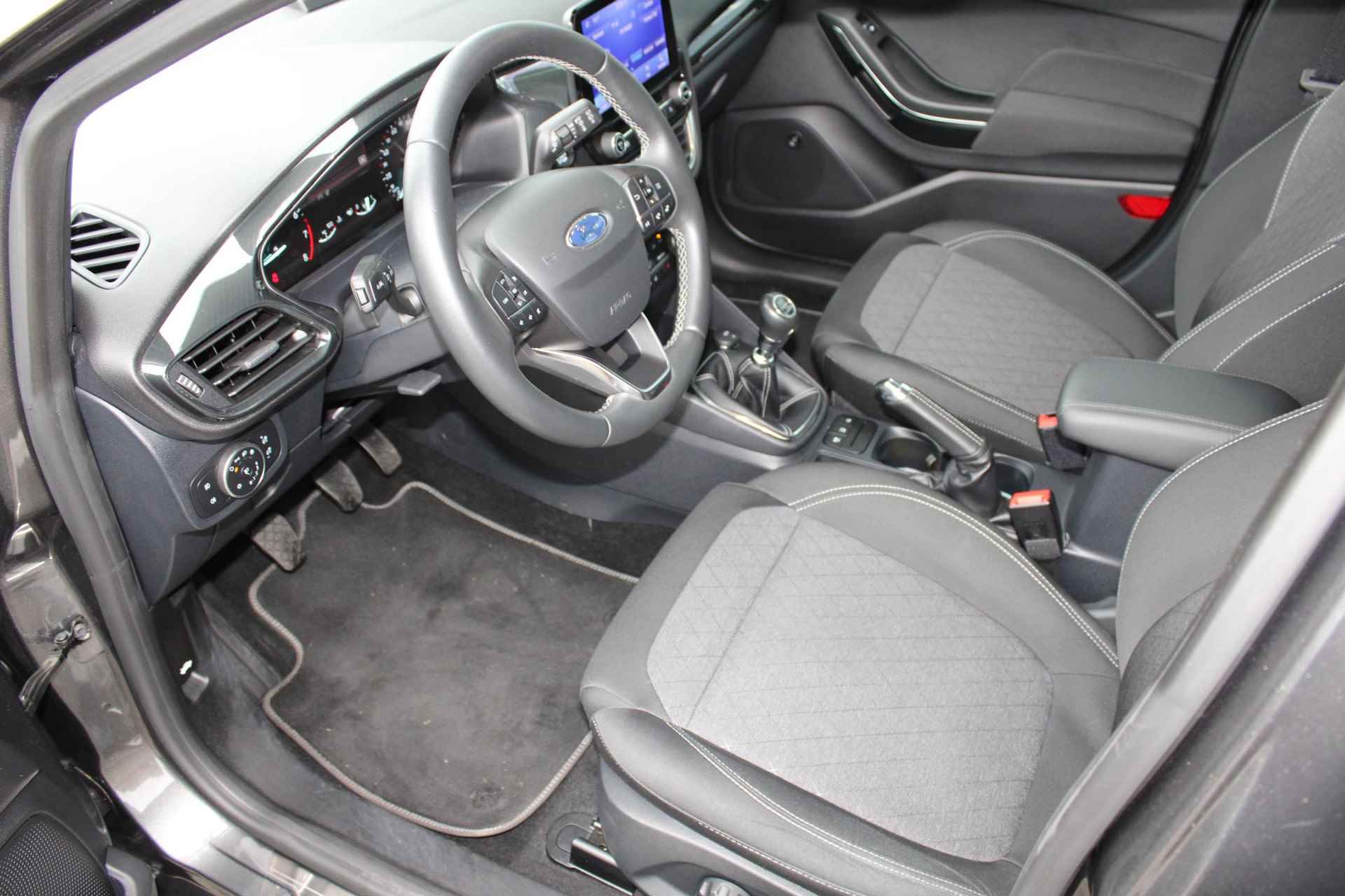 Ford Fiesta 1.0 EcoBoost 100 PK Active X | Winterpack | 17 Inch Lichtmetalen Velgen | B & O Sound | DAB | Climate Control | Cruise Control - 14/29