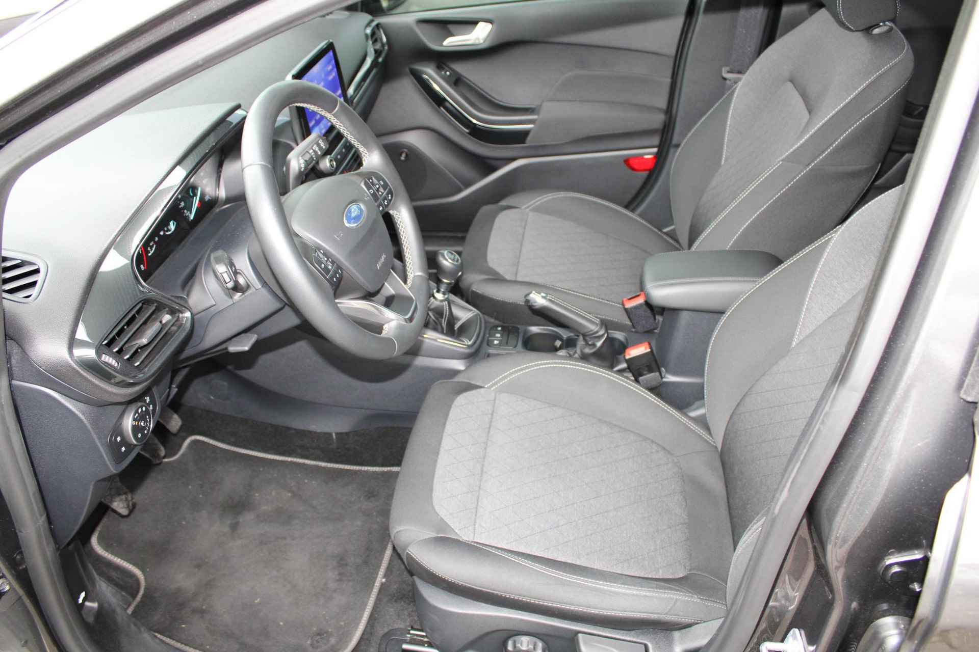 Ford Fiesta 1.0 EcoBoost 100 PK Active X | Winterpack | 17 Inch Lichtmetalen Velgen | B & O Sound | DAB | Climate Control | Cruise Control - 15/29