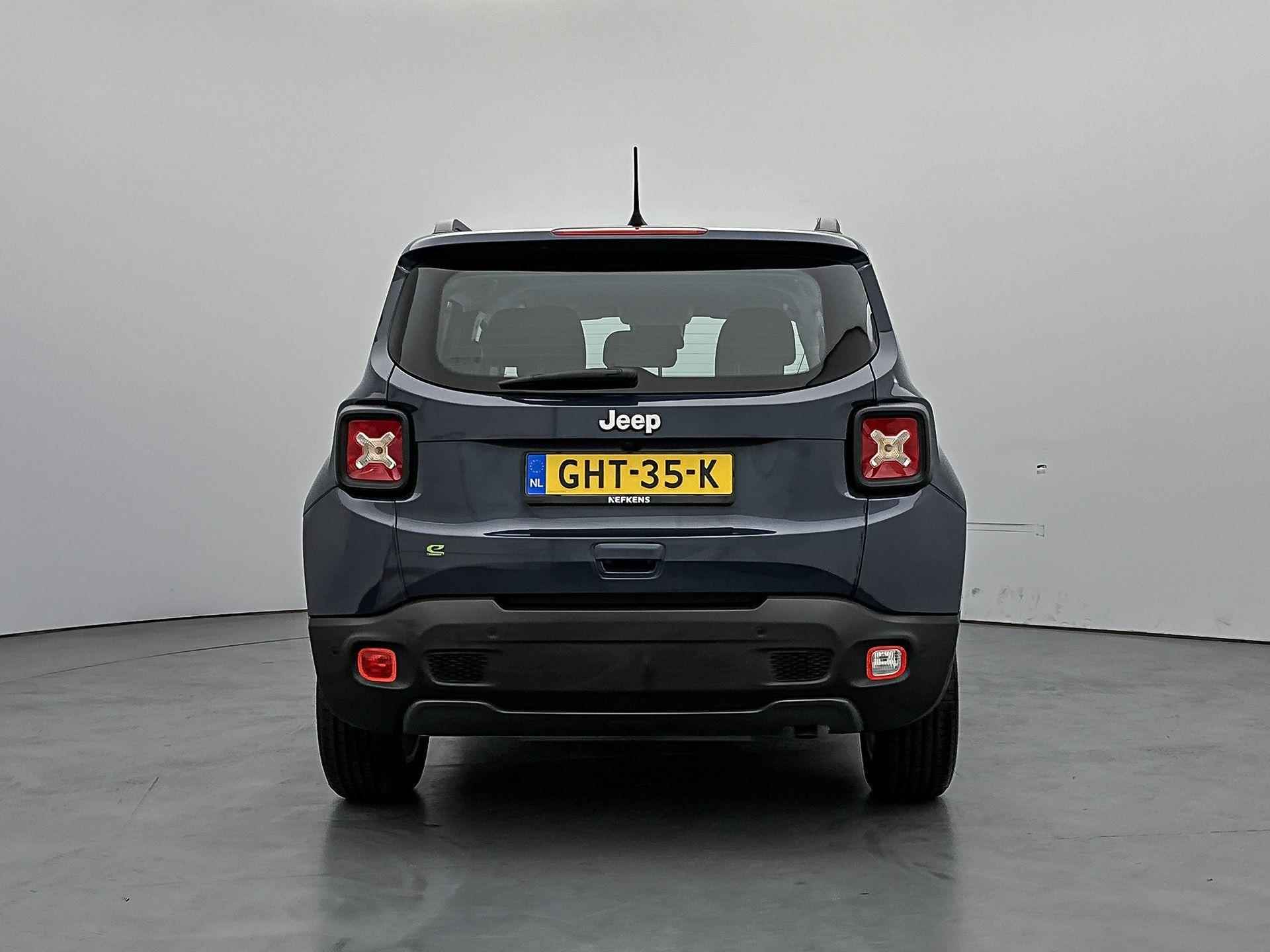 Jeep Renegade SUV S e-Hybrid 130 pk Automaat | Navigatie | Achteruitrijcamera | Lederen Bekleding | Voorstoelen Verwarmd | Keyless Entry/Start | Dodehoek Detectie | Adaptieve Cruise Control | Climate Control | LED Koplampen | 19" Lichtmetalen Velgen | Apple Carplay/Android Auto | - 7/33