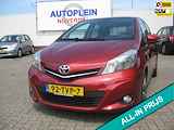 Toyota Yaris 1.3 VVT-i Executive luxe in Nederland nieuw geleverde yaris met navigatie!