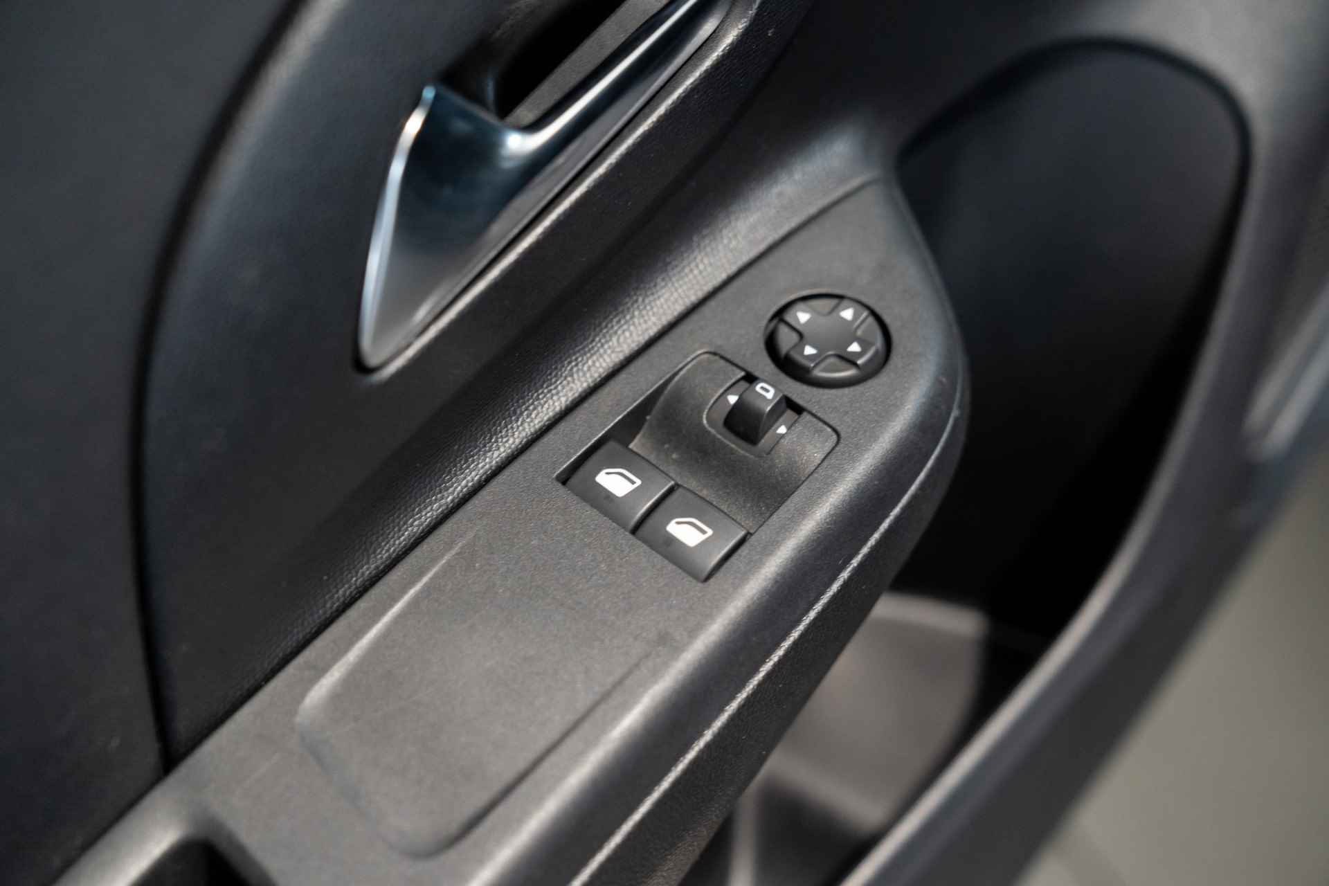 Opel Corsa 1.2 Edition | Origineel Nederlandse Auto | NAP | Apple Carplay & Android Auto | Parkeersensoren | Donker Glas achter | - 14/30