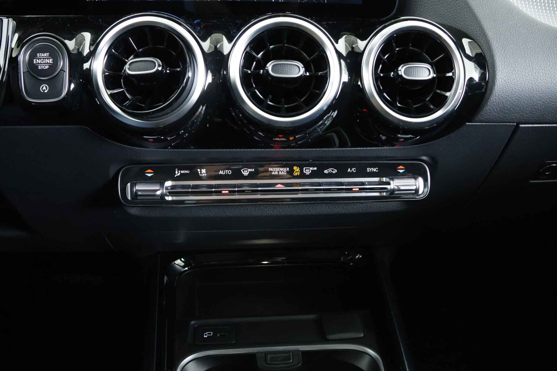 Mercedes-Benz GLA 250 4MATIC Progressive / LED / NAVI / CarPlay / Leder / Cam / DAB+ - 15/35
