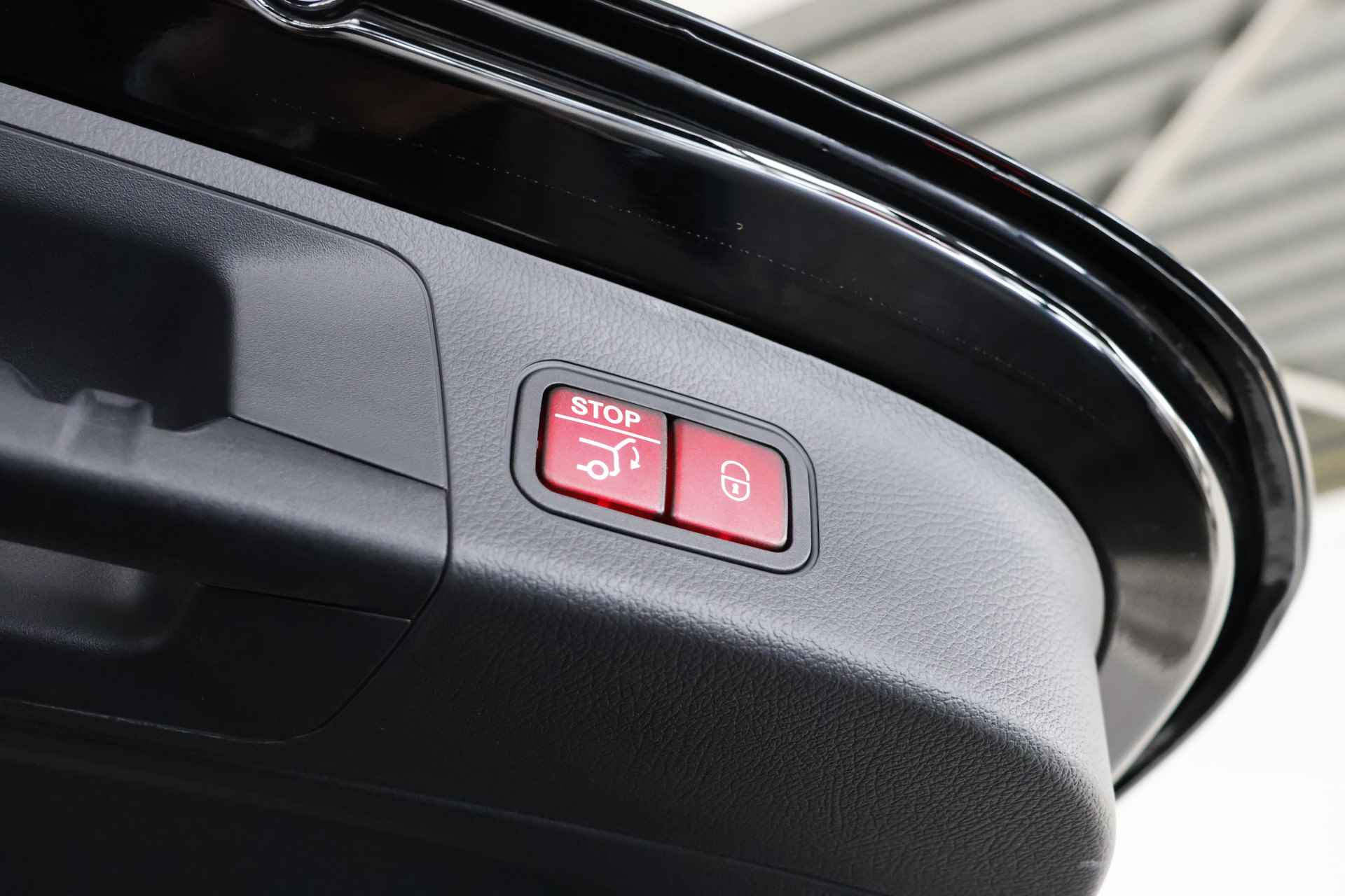Mercedes-Benz GLA 250 4MATIC Progressive / LED / NAVI / CarPlay / Leder / Cam / DAB+ - 20/35