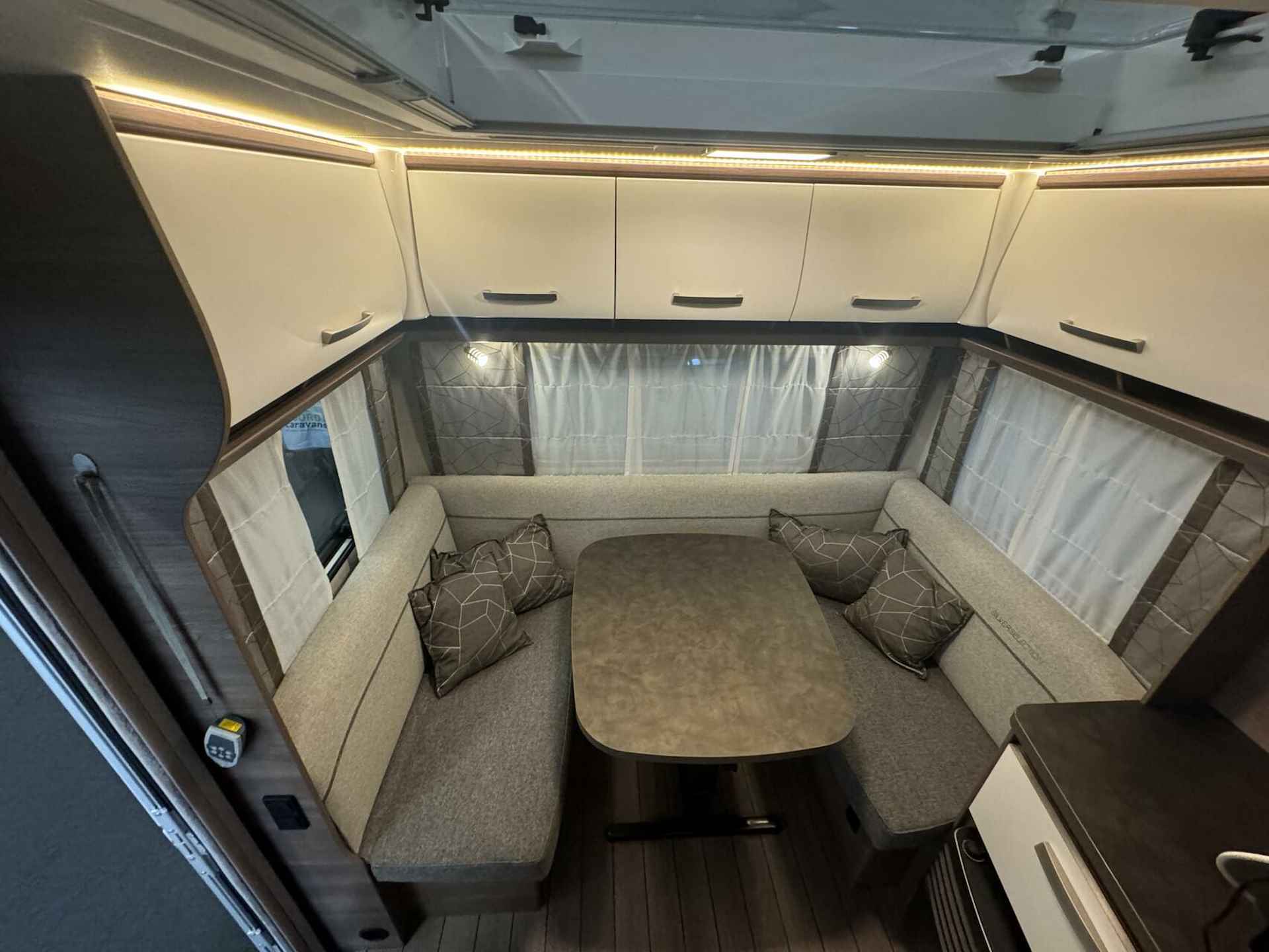 KNAUS SILVER SELECTION 460 XXL CARAVANSHOW 24,25,26 JANUARI - 11/21