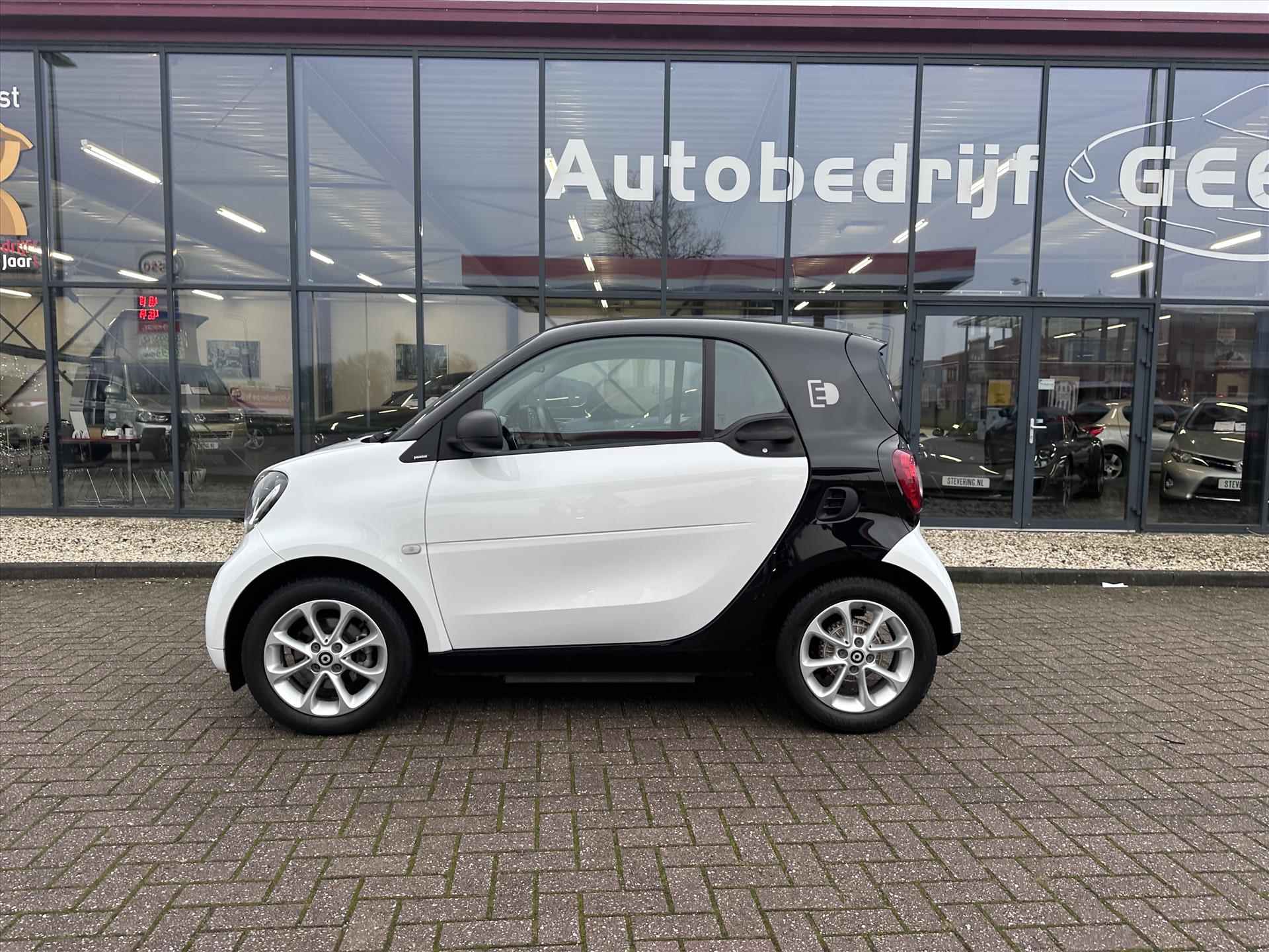 smart Fortwo Coupé EQ 82pk / Airco / Stoelverwarming / Nieuw staat! - 2/38