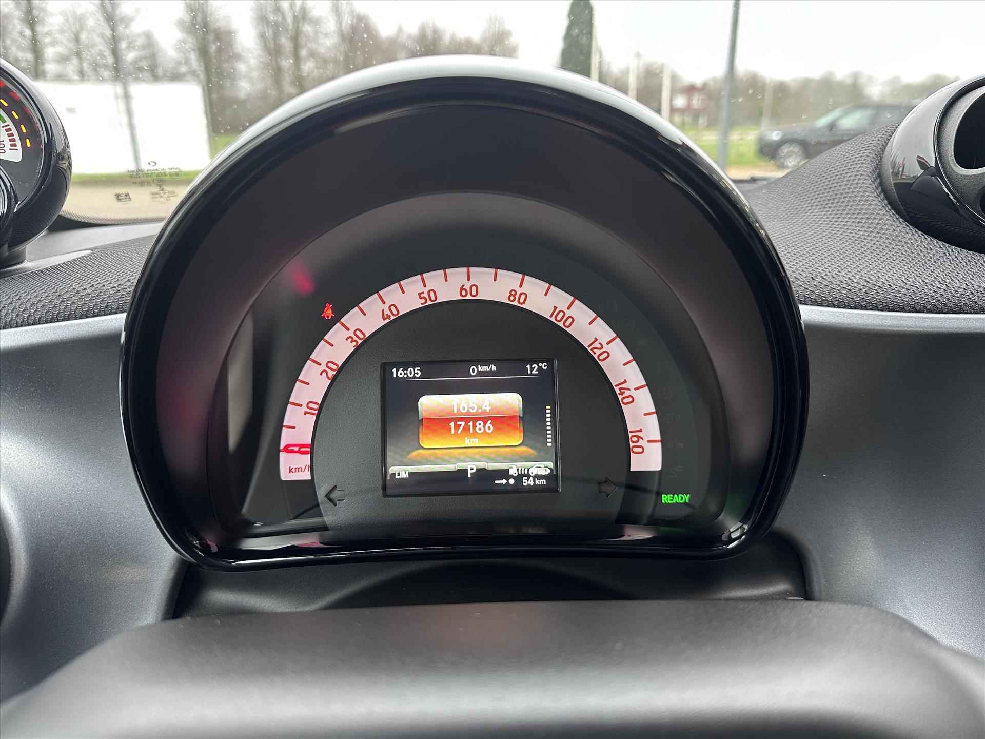 smart Fortwo Coupé EQ 82pk / Airco / Stoelverwarming / Nieuw staat! - 7/38