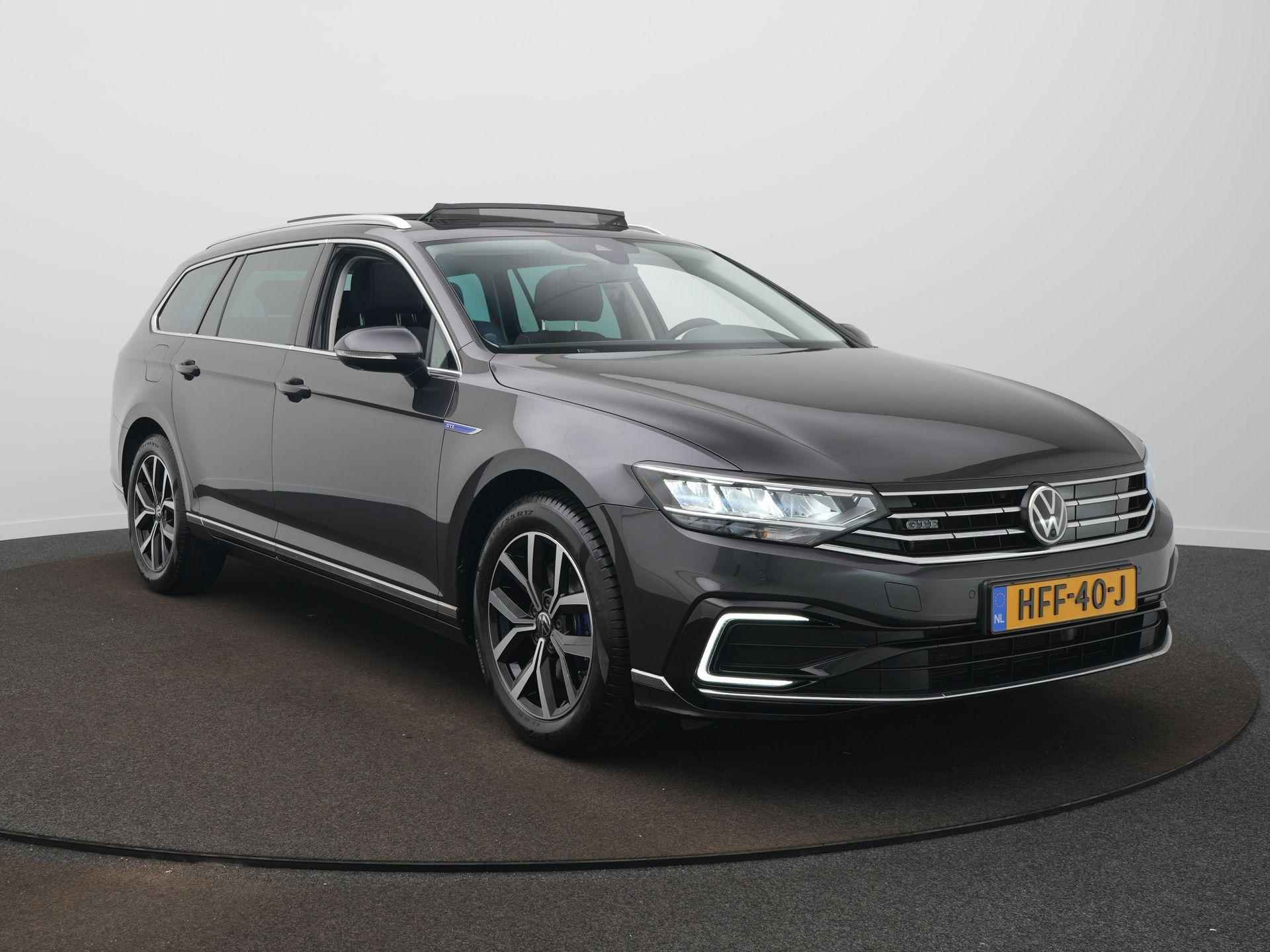 Volkswagen Passat Variant 1.4 TSI PHEV GTE Business Panoramadak - Navigatie - Stoelverwarming - Clima - 3/62