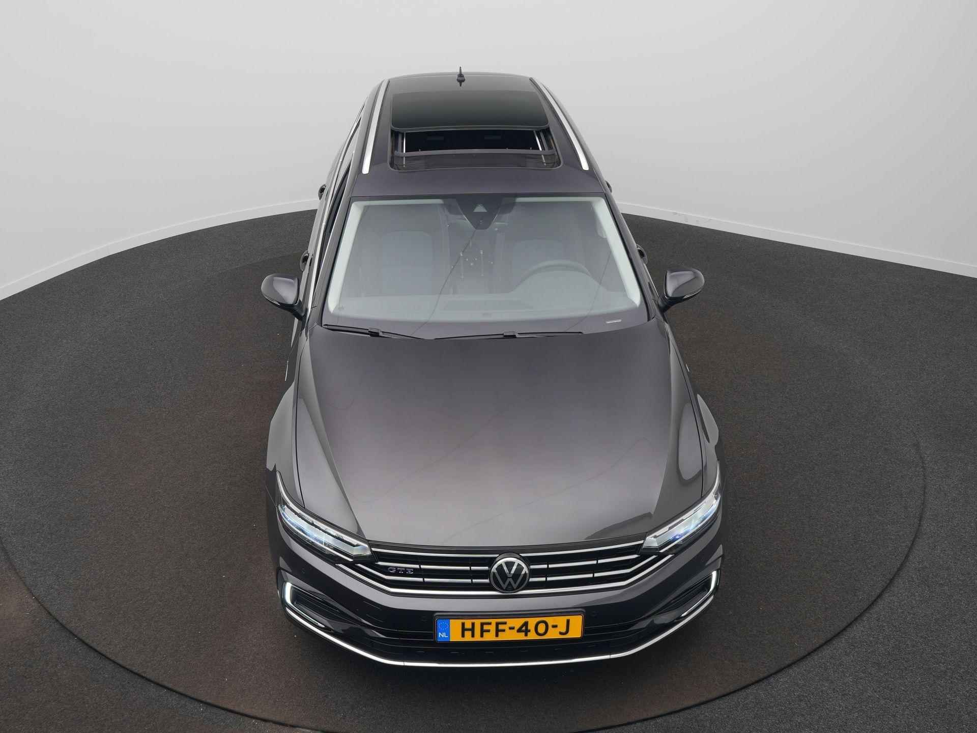 Volkswagen Passat Variant 1.4 TSI PHEV GTE Business Panoramadak - Navigatie - Stoelverwarming - Clima - 11/62