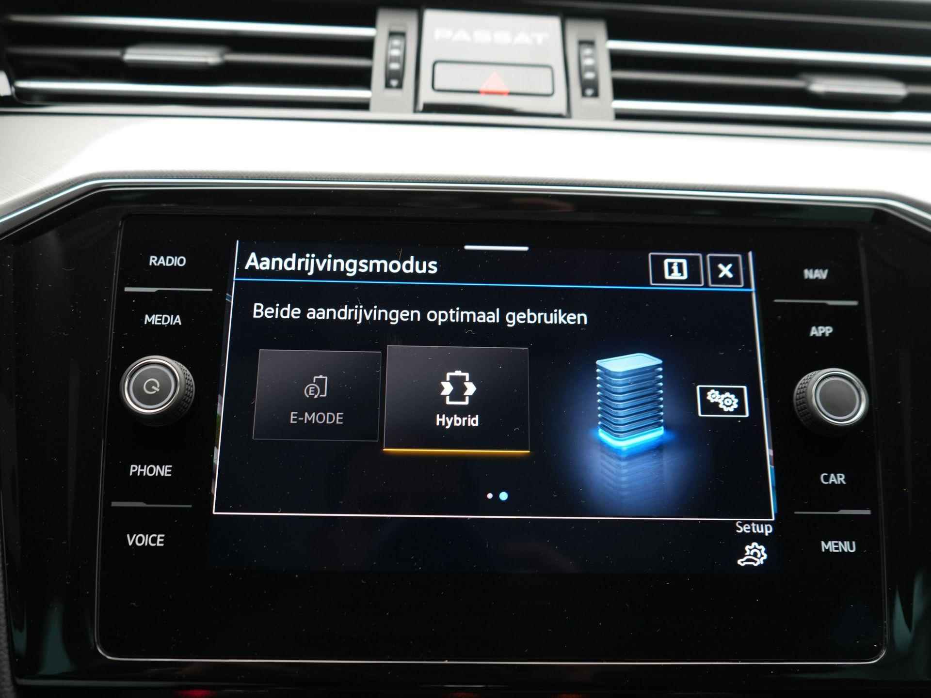 Volkswagen Passat Variant 1.4 TSI PHEV GTE Business Panoramadak - Navigatie - Stoelverwarming - Clima - 28/62