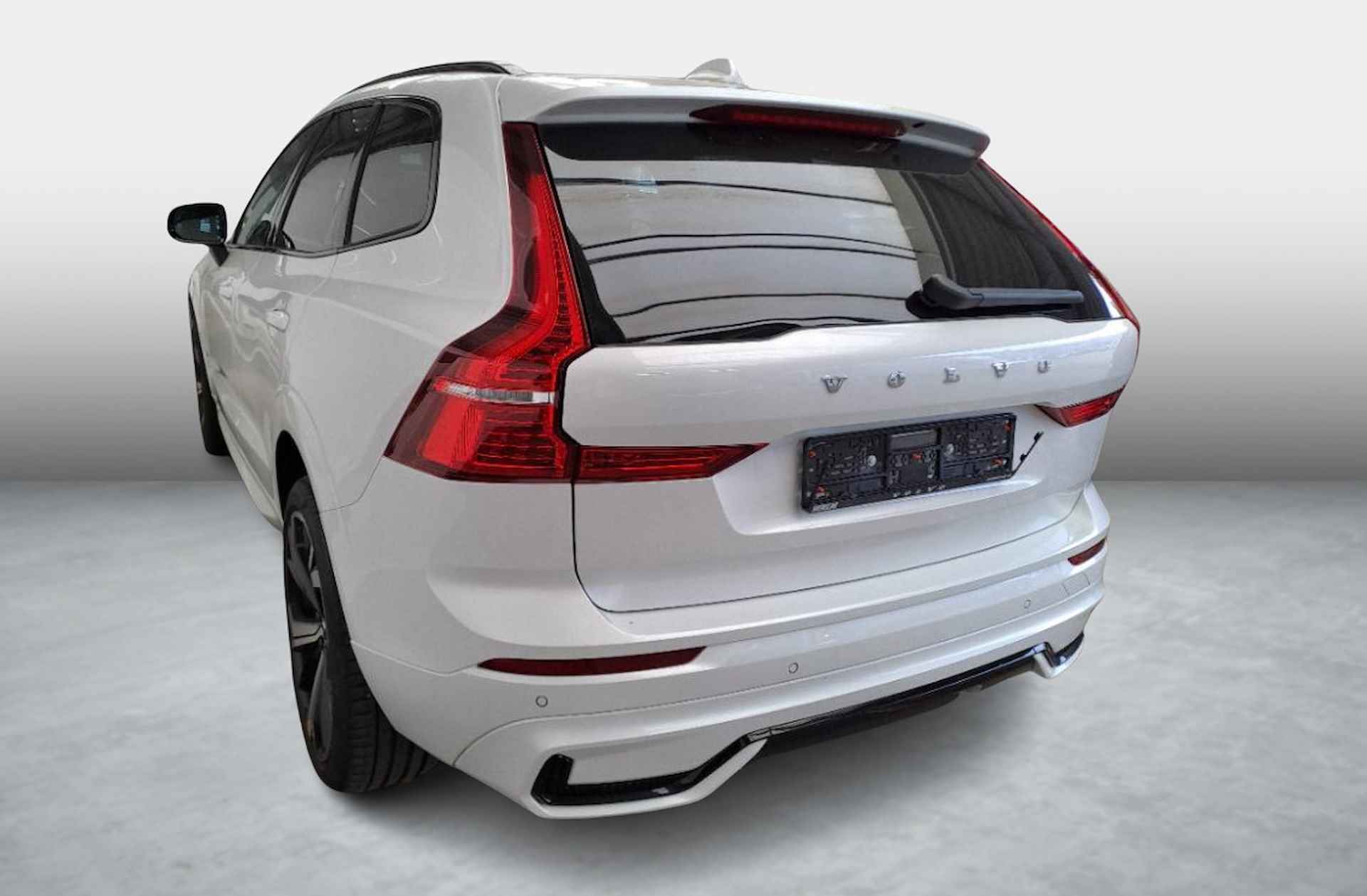 Volvo XC60 2.0 B5 D AWD Ultimate Dark | Luchtvering | Harman/Kardon | Panorama Schuifdak | Sportstoelen | Standkachel | HUD - 4/10