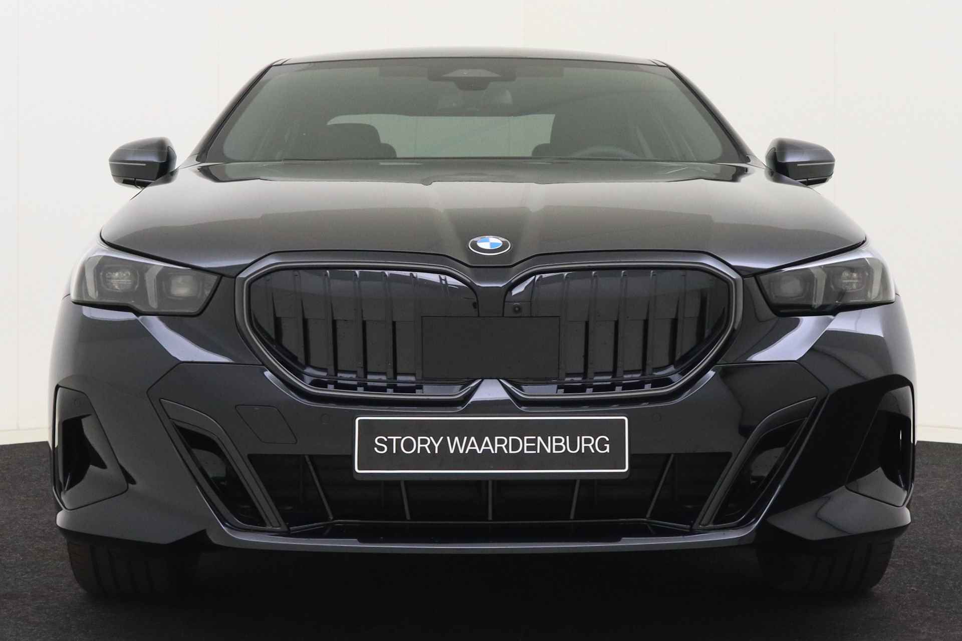 BMW 5 Serie 520i M Sport Automaat / Panoramadak / Parking Assistant Plus / Adaptieve LED / M Sportonderstel / Harman-Kardon / Live Cockpit Professional - 5/47