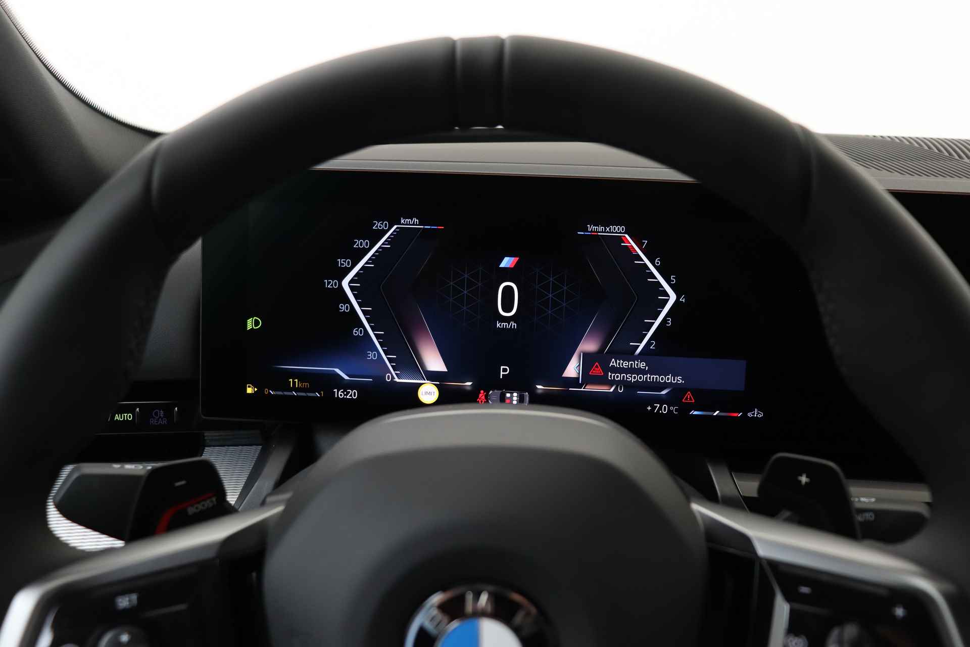 BMW 5 Serie 520i M Sport Automaat / Panoramadak / Parking Assistant Plus / Adaptieve LED / M Sportonderstel / Harman-Kardon / Live Cockpit Professional - 34/47