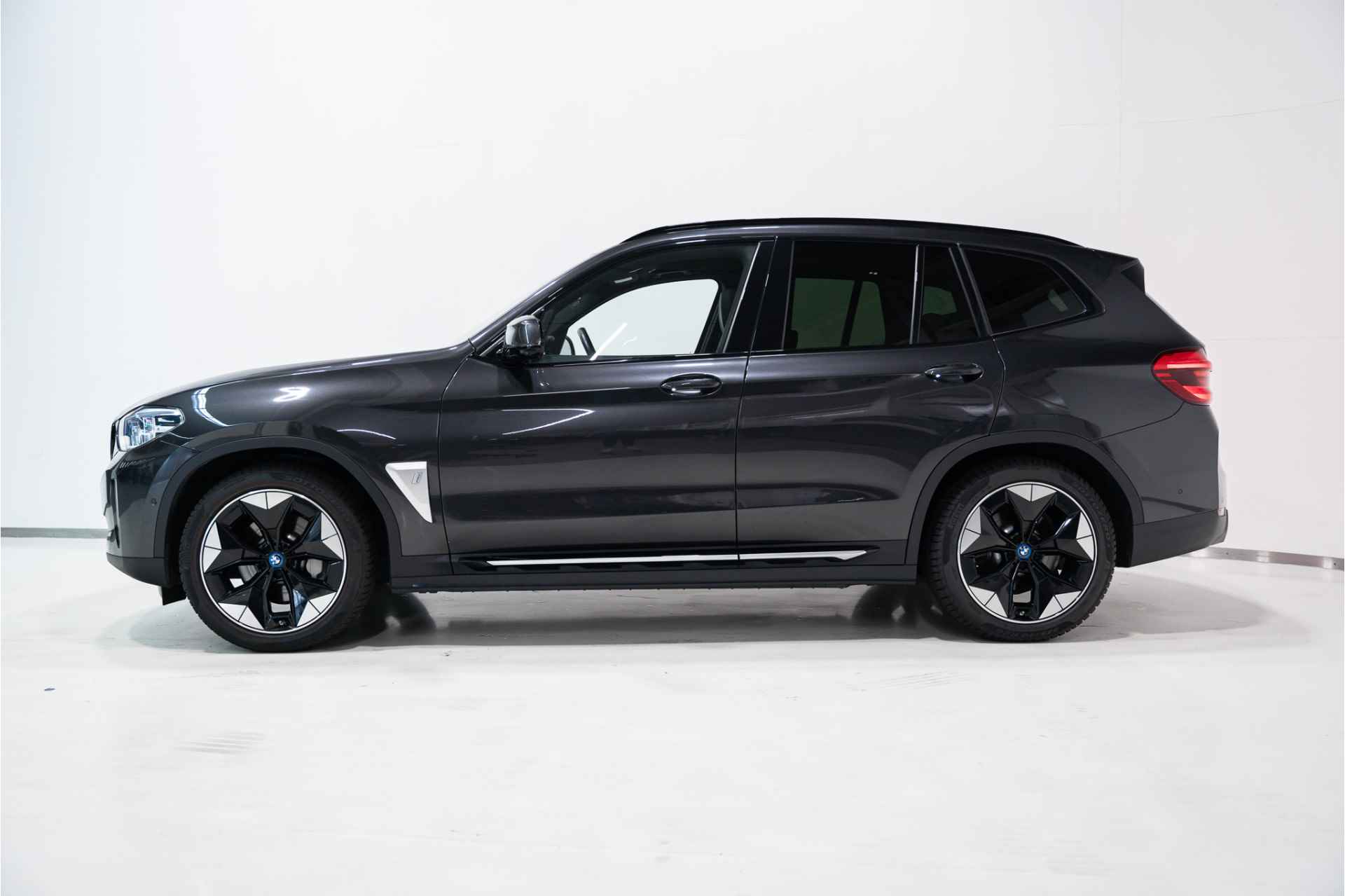 BMW iX3 High Executive M Sportpakket Shadow Line - 4/29