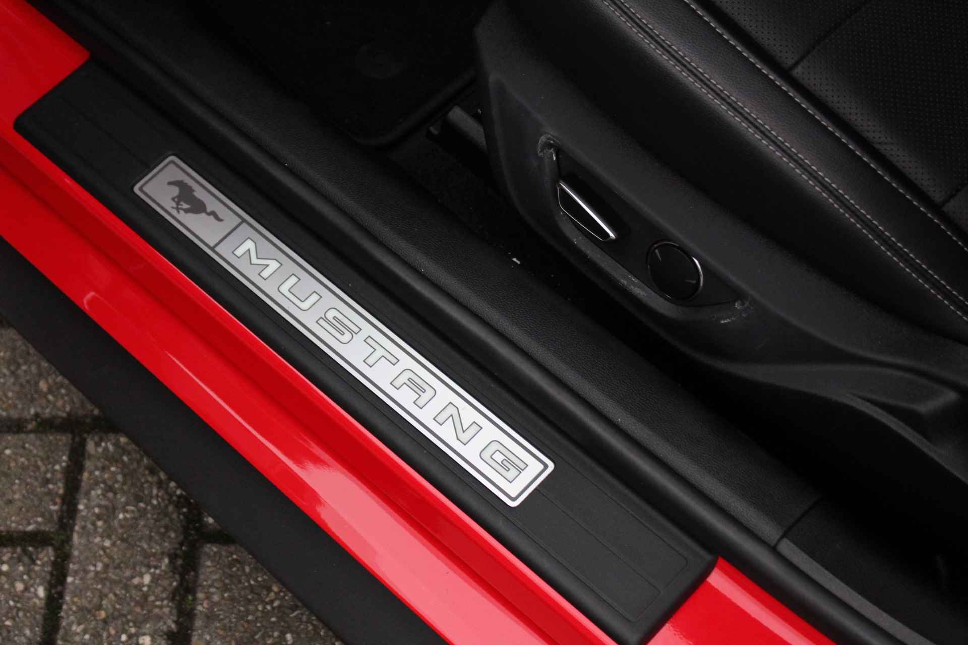 Ford Mustang 2.3 EcoBoost Fastback | Nieuwstaat | 1e eig. | NL-Auto | Dealeronderhouden | Uniek | - 25/41