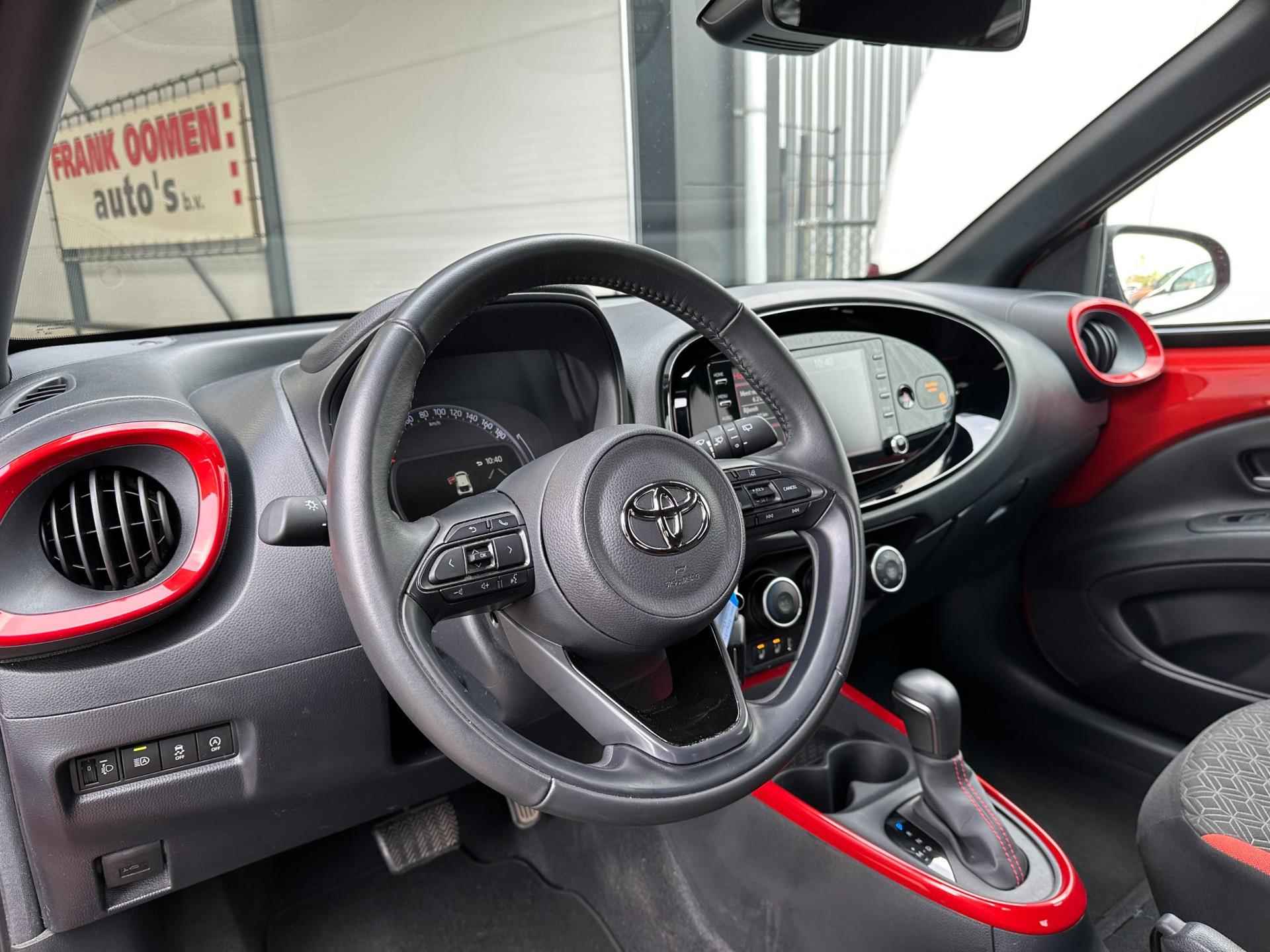 Toyota Aygo X 1.0 VVT-i S-CVT + Camera | LED | Cruise | Lane Assist | Stoelverwarming | Rijklaarprijs - 12/26