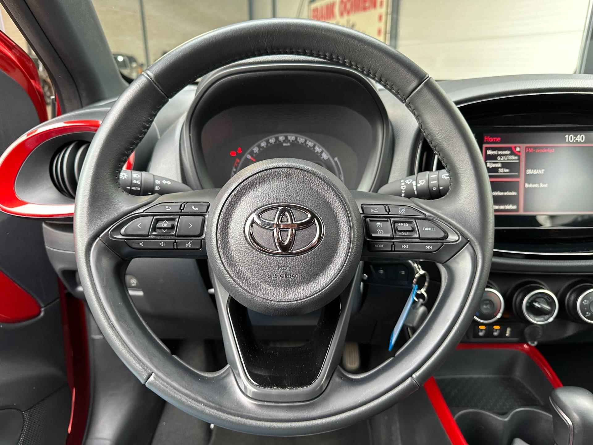 Toyota Aygo X 1.0 VVT-i S-CVT + Camera | LED | Cruise | Lane Assist | Stoelverwarming | Rijklaarprijs - 13/26