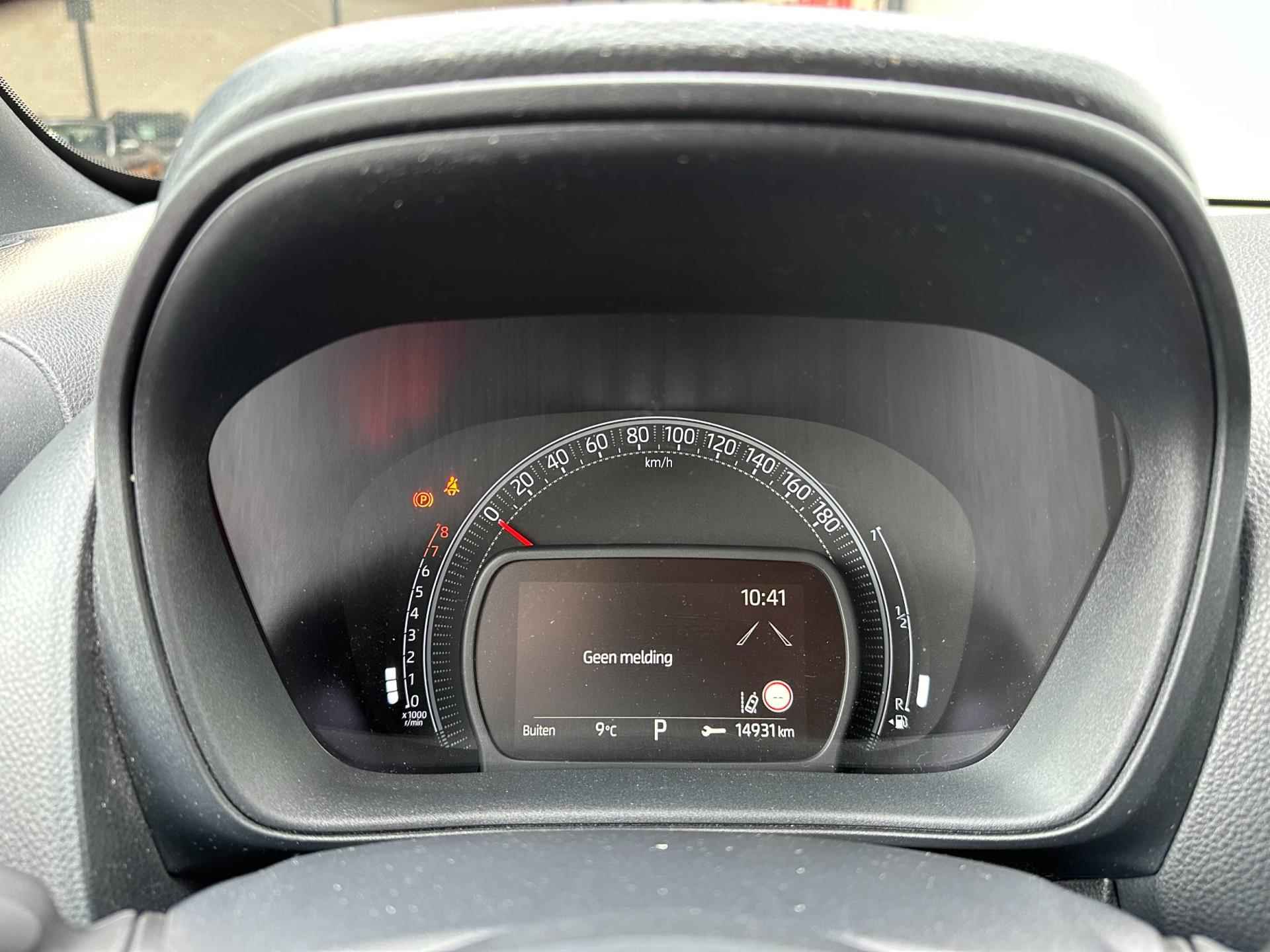 Toyota Aygo X 1.0 VVT-i S-CVT + Camera | LED | Cruise | Lane Assist | Stoelverwarming | Rijklaarprijs - 14/26