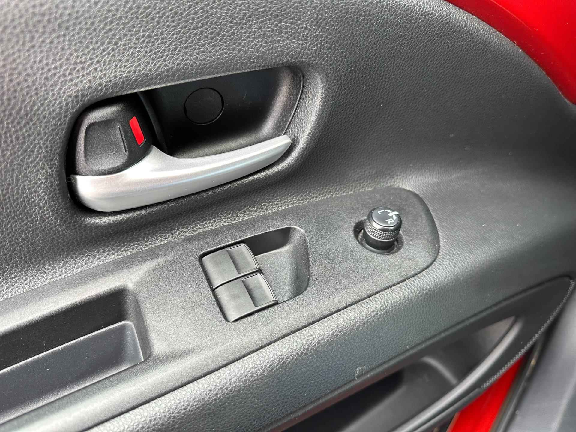 Toyota Aygo X 1.0 VVT-i S-CVT + Camera | LED | Cruise | Lane Assist | Stoelverwarming | Rijklaarprijs - 16/26