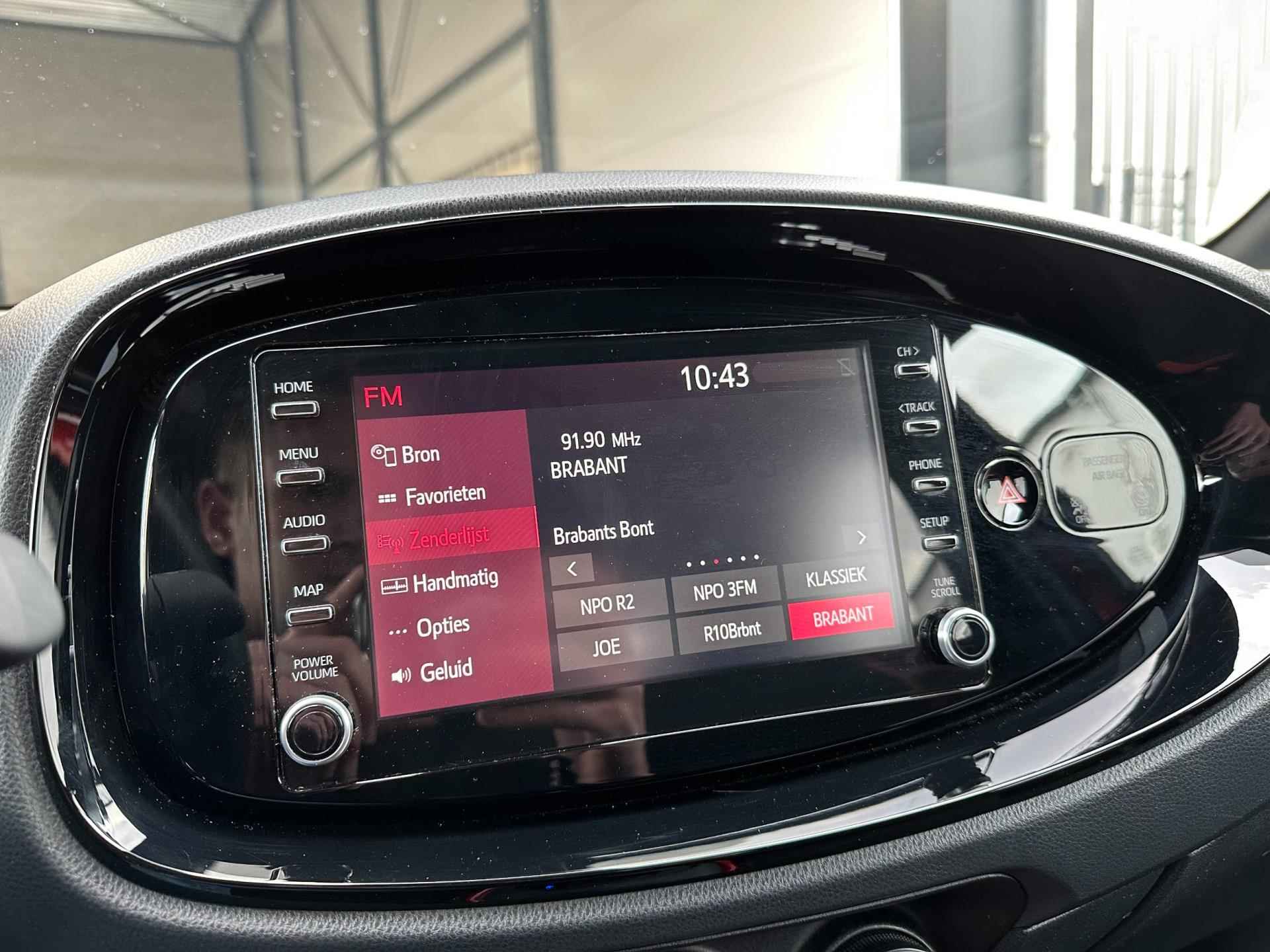 Toyota Aygo X 1.0 VVT-i S-CVT + Camera | LED | Cruise | Lane Assist | Stoelverwarming | Rijklaarprijs - 23/26